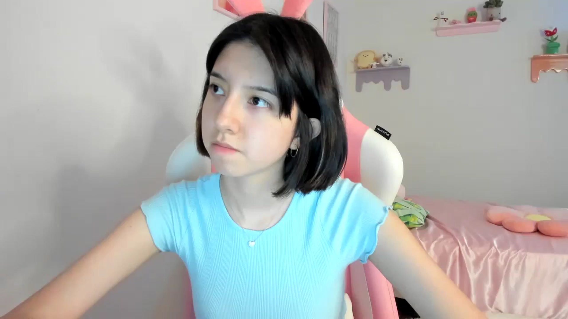 Gallery image thumbnail from Cherrycute666's myfreecams stream on, 08/21/2023, 23:06 image 17 of 20