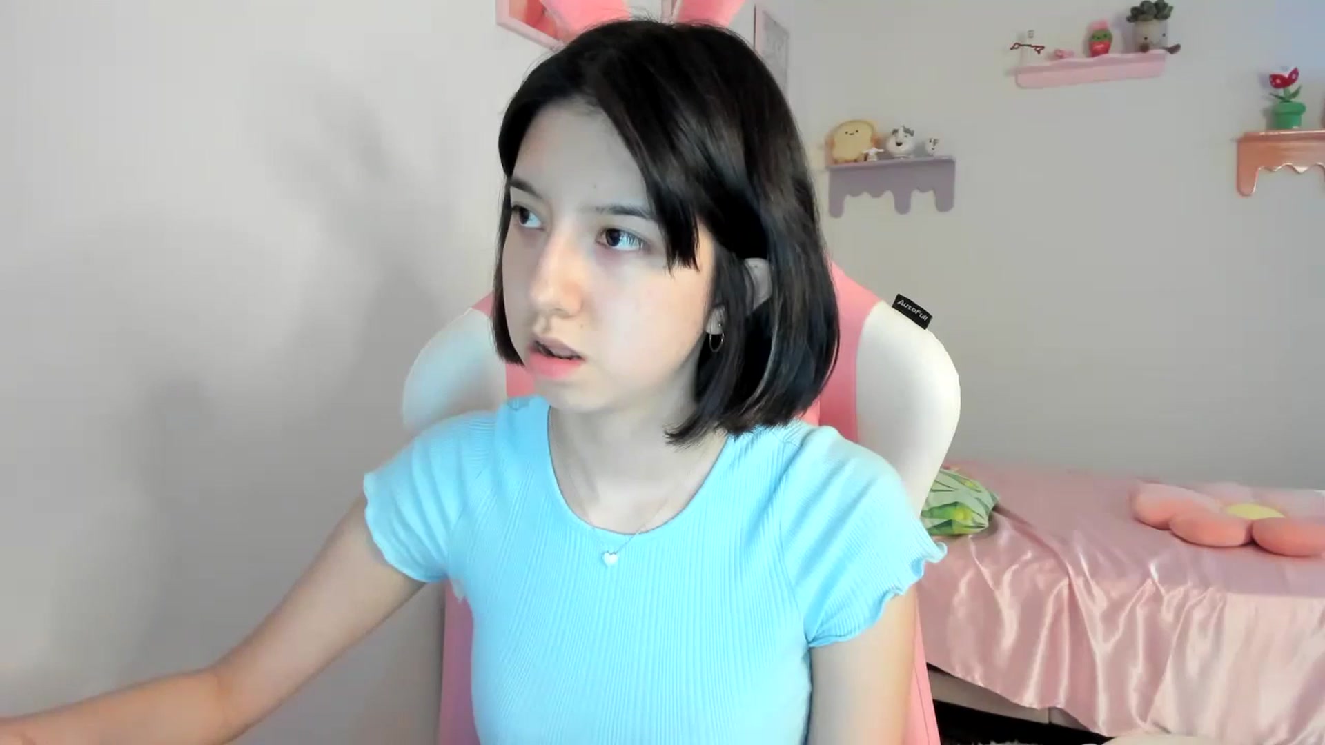 Gallery image thumbnail from Cherrycute666's myfreecams stream on, 08/21/2023, 23:06 image 16 of 20