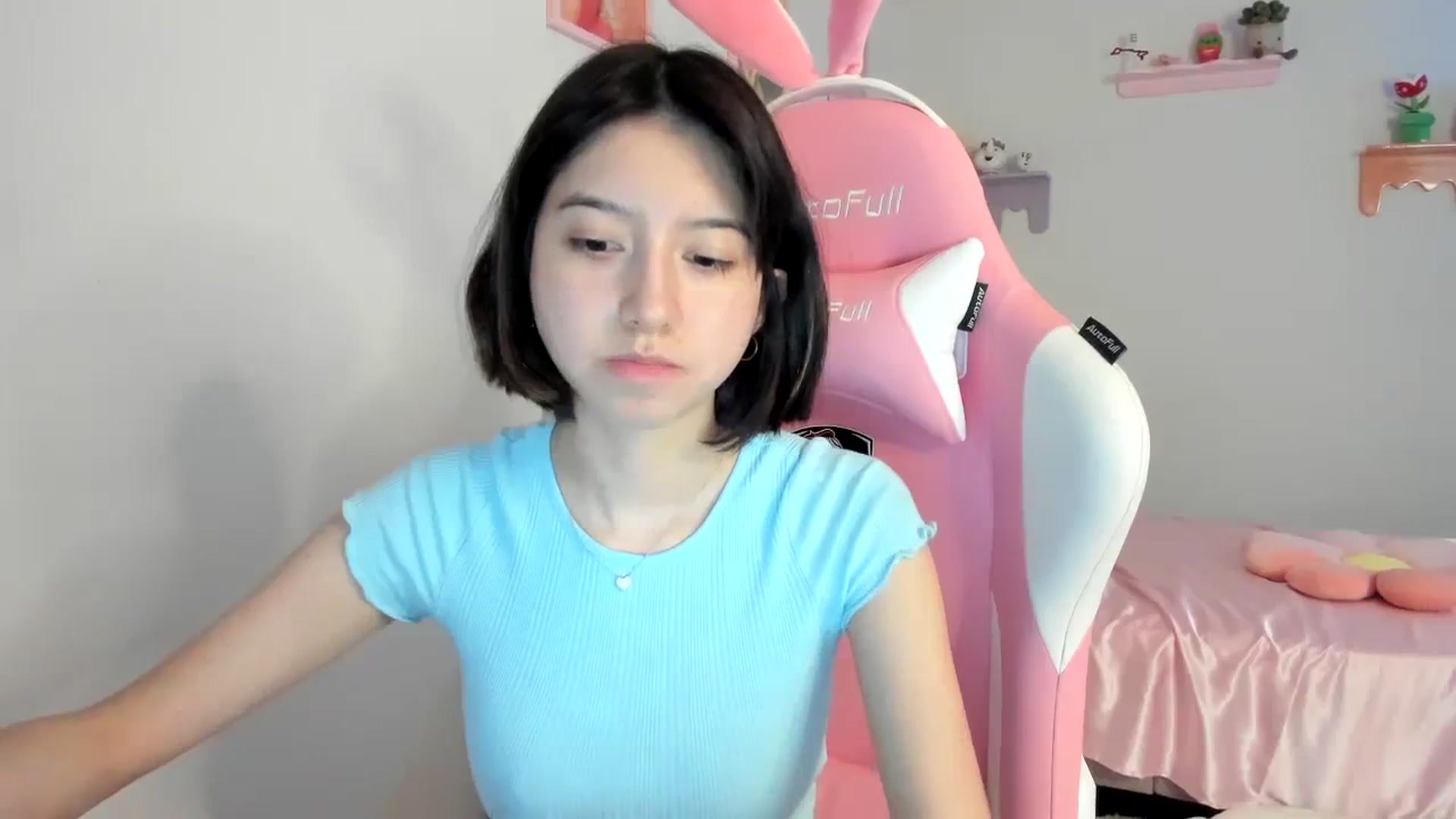 Gallery image thumbnail from Cherrycute666's myfreecams stream on, 08/21/2023, 23:06 image 12 of 20