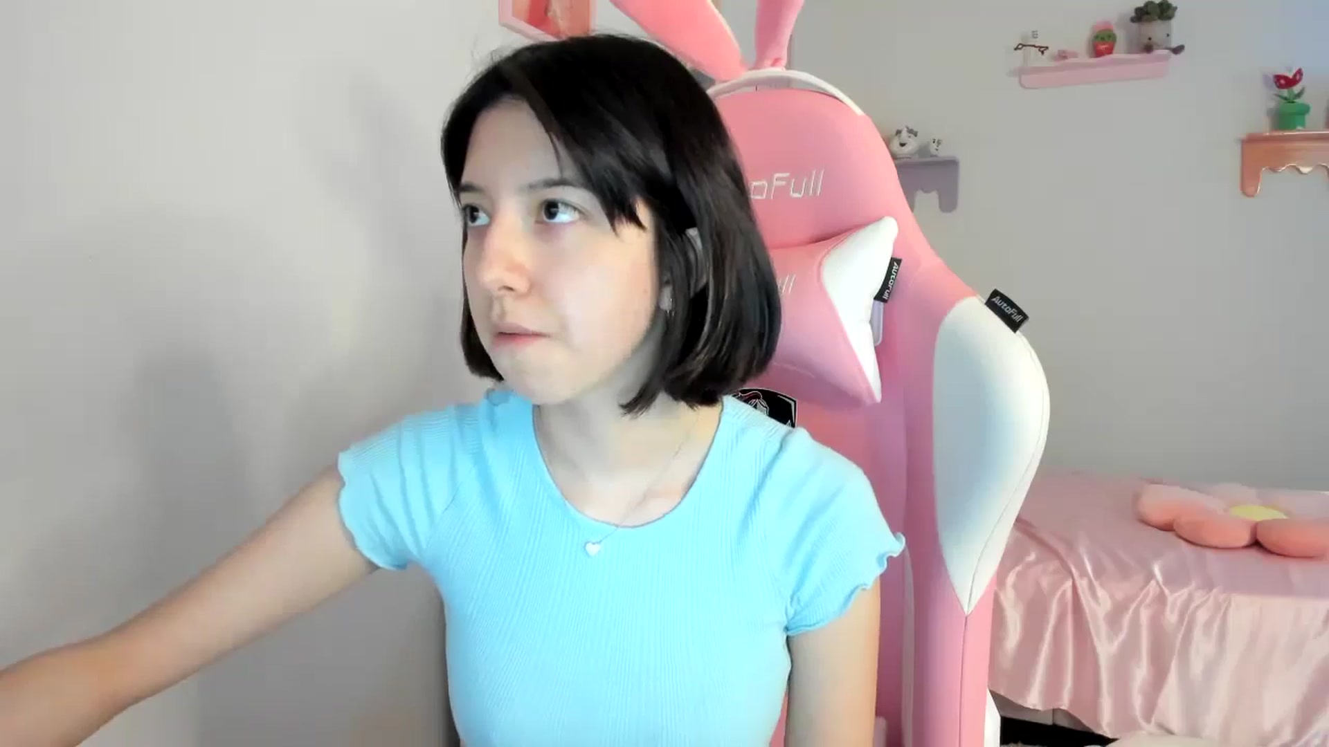 Gallery image thumbnail from Cherrycute666's myfreecams stream on, 08/21/2023, 23:06 image 13 of 20