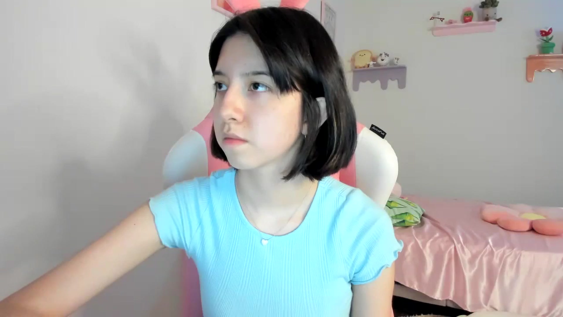 Gallery image thumbnail from Cherrycute666's myfreecams stream on, 08/21/2023, 23:06 image 20 of 20
