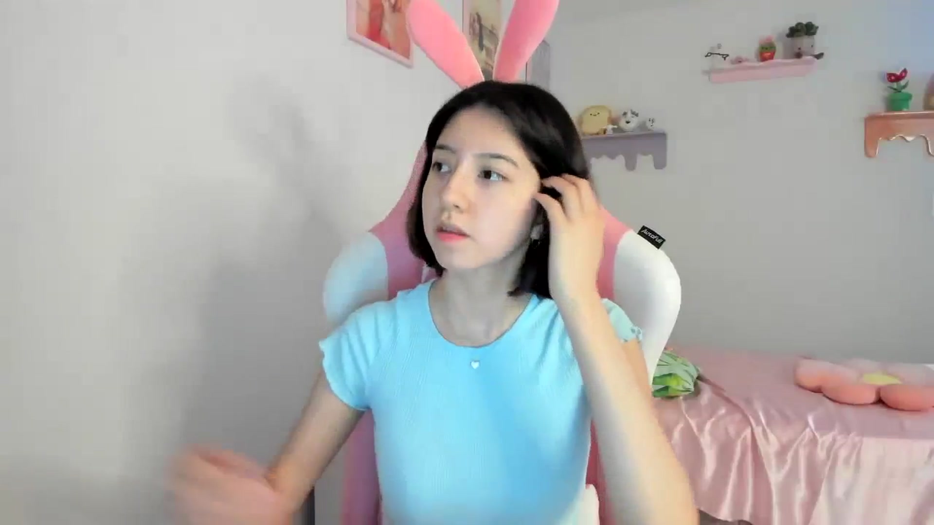 Gallery image thumbnail from Cherrycute666's myfreecams stream on, 08/21/2023, 23:06 image 8 of 20
