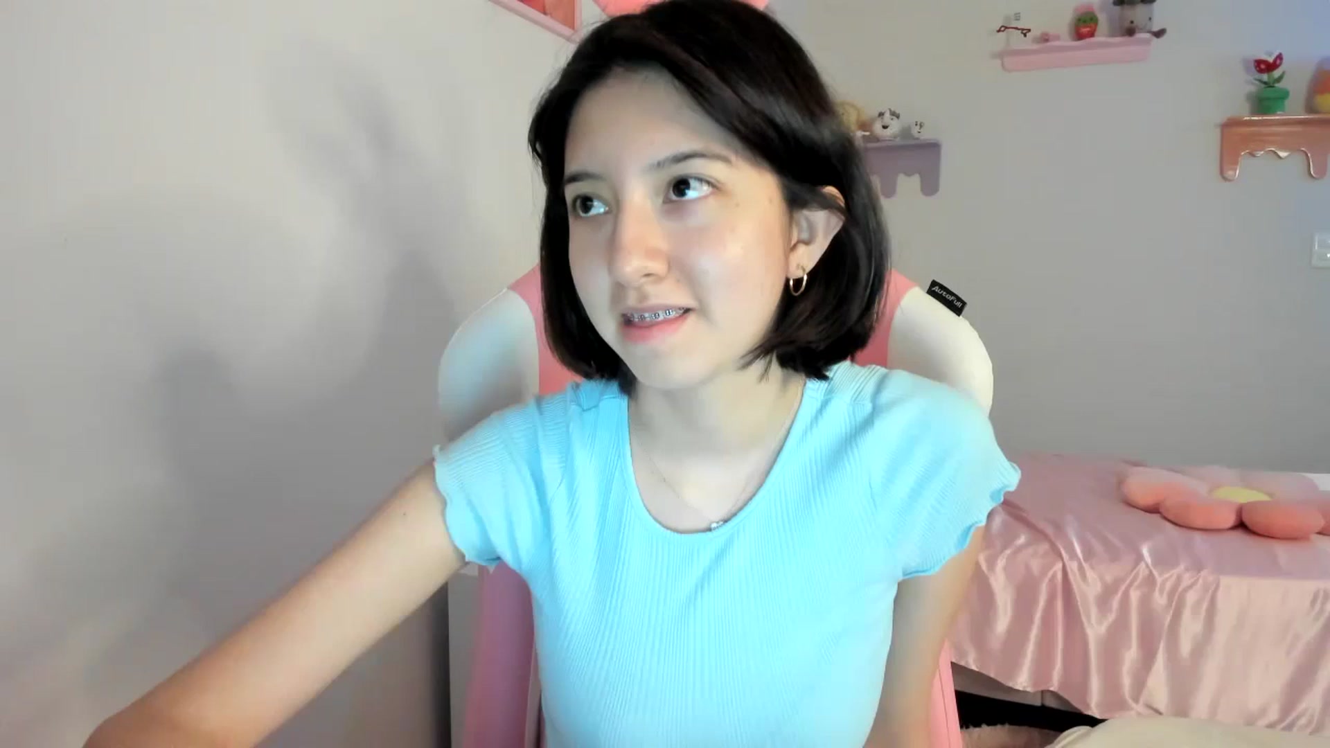Gallery image thumbnail from Cherrycute666's myfreecams stream on, 08/22/2023, 24:01 image 2 of 20