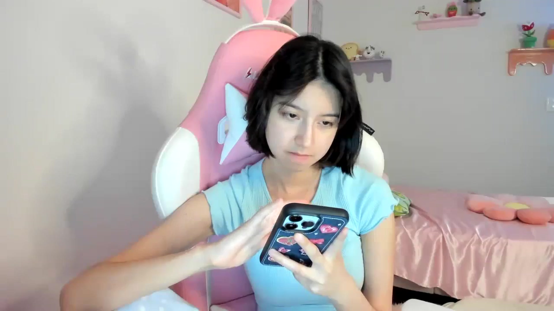 Gallery image thumbnail from Cherrycute666's myfreecams stream on, 08/22/2023, 24:01 image 8 of 20