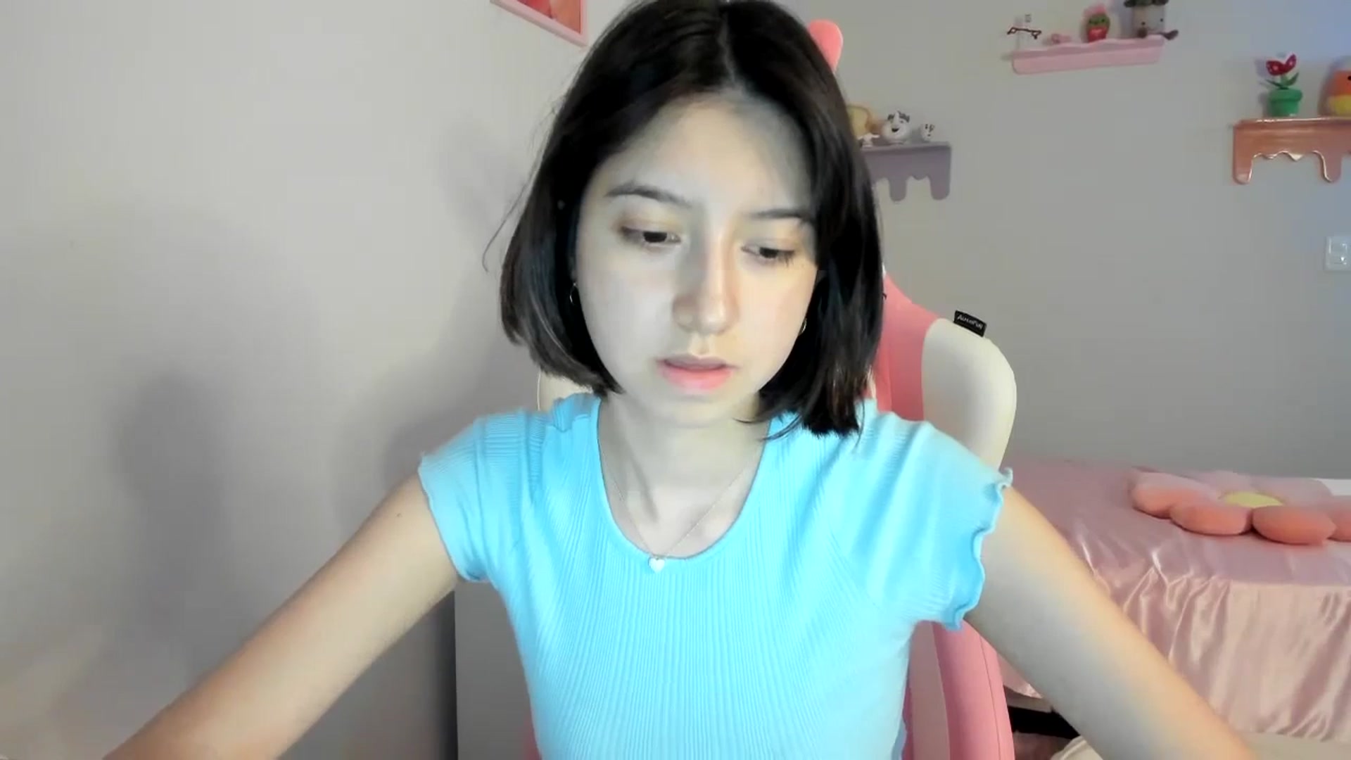 Gallery image thumbnail from Cherrycute666's myfreecams stream on, 08/22/2023, 24:01 image 14 of 20