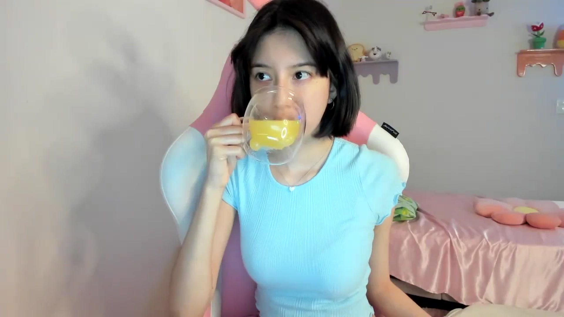 Gallery image thumbnail from Cherrycute666's myfreecams stream on, 08/22/2023, 24:01 image 9 of 20