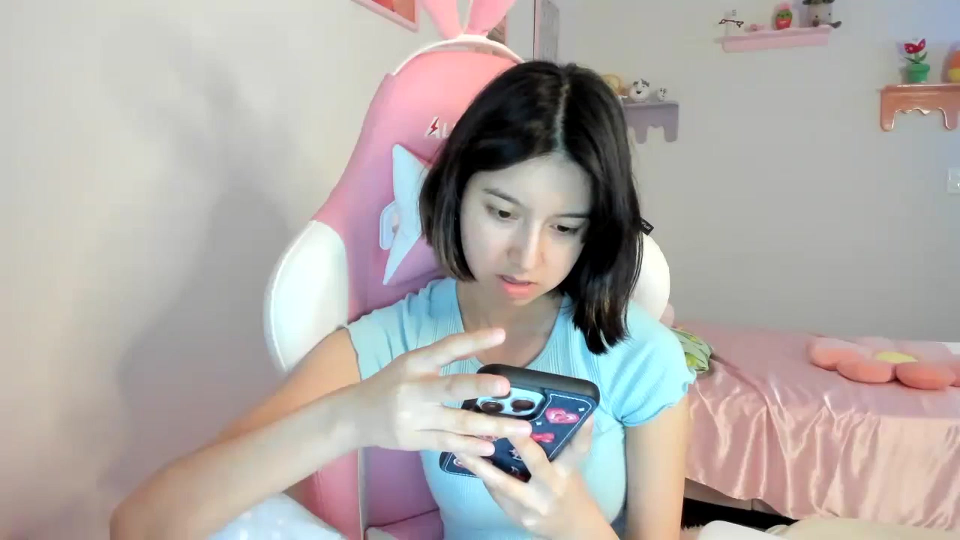 Gallery image thumbnail from Cherrycute666's myfreecams stream on, 08/22/2023, 24:01 image 7 of 20