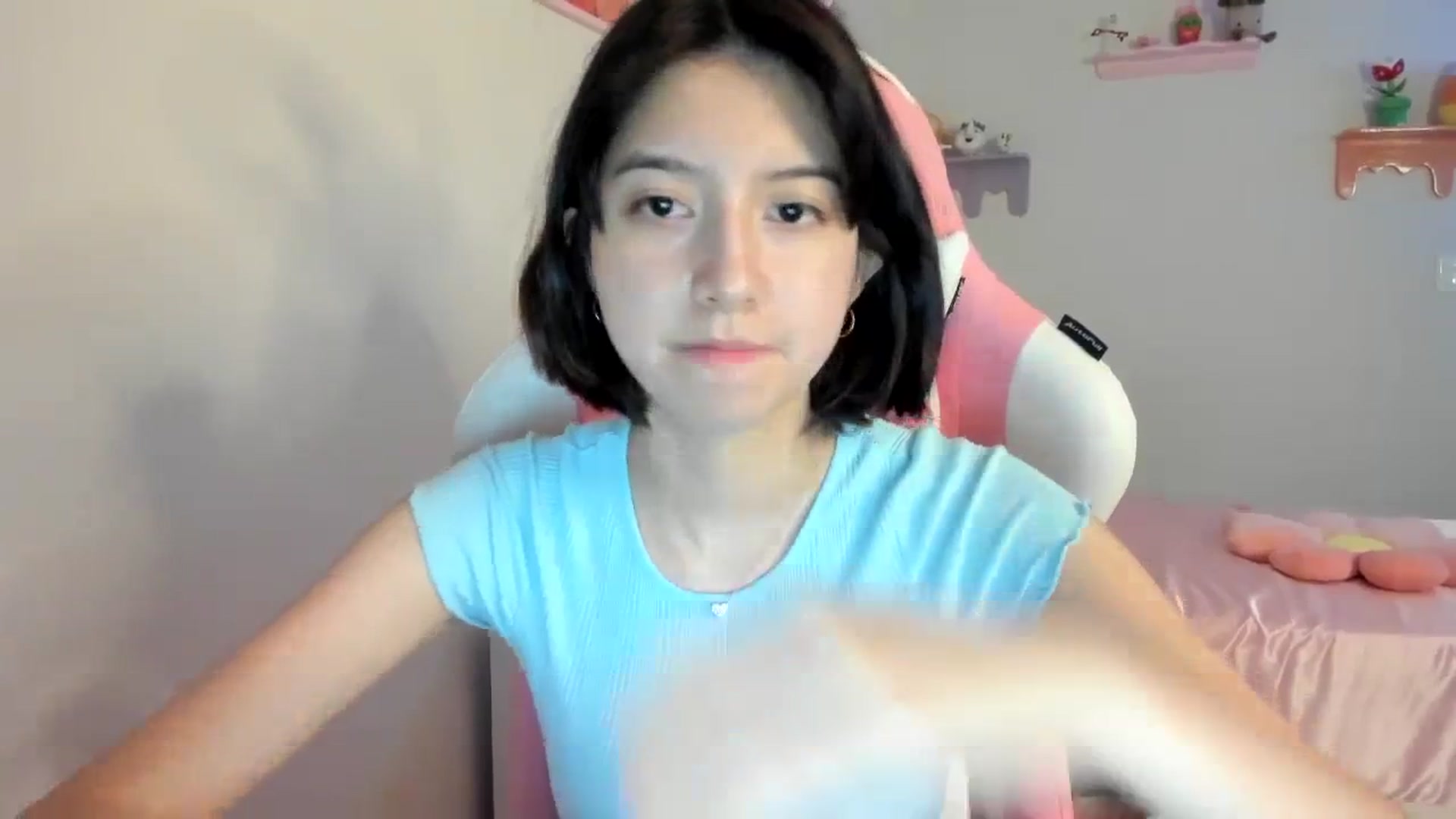 Gallery image thumbnail from Cherrycute666's myfreecams stream on, 08/22/2023, 24:01 image 5 of 20