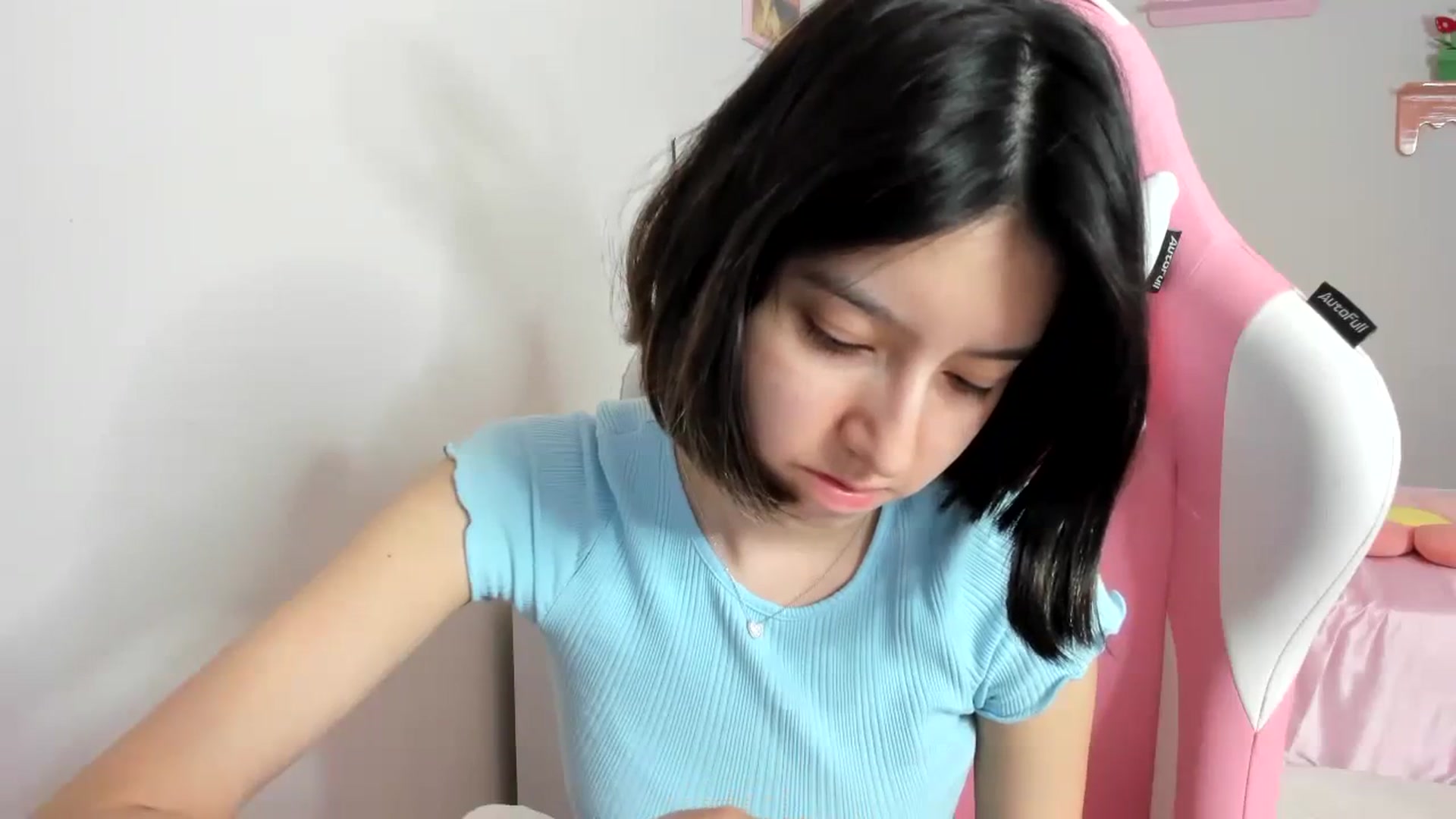 Gallery image thumbnail from Cherrycute666's myfreecams stream on, 08/22/2023, 01:19 image 18 of 20