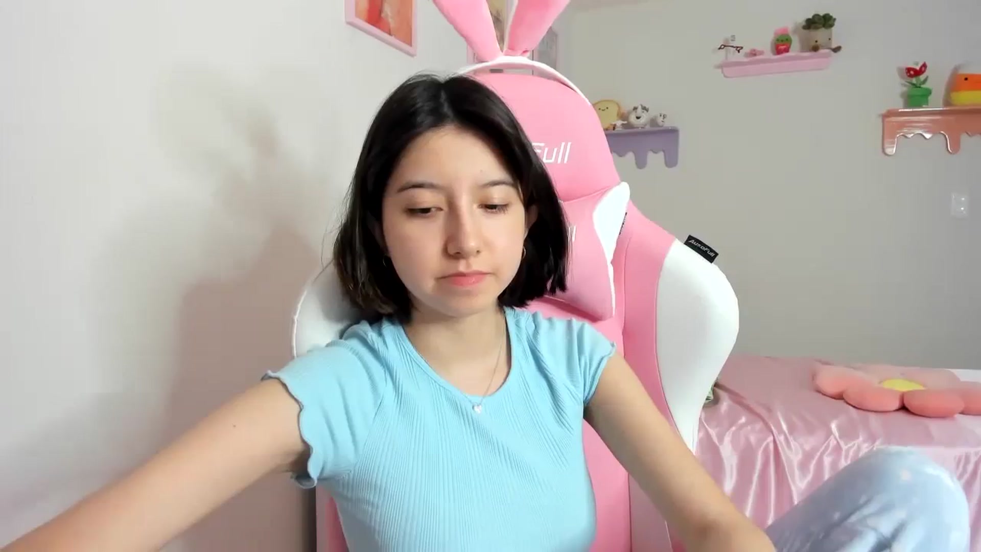 Gallery image thumbnail from Cherrycute666's myfreecams stream on, 08/22/2023, 01:19 image 11 of 20