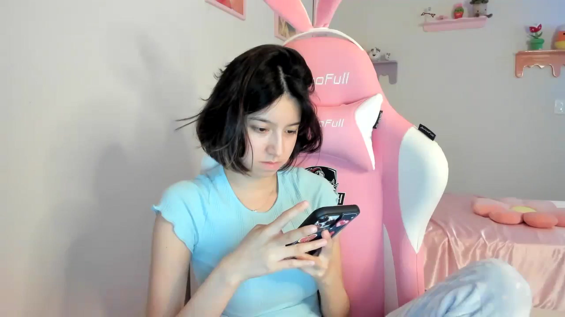Gallery image thumbnail from Cherrycute666's myfreecams stream on, 08/22/2023, 01:19 image 3 of 20