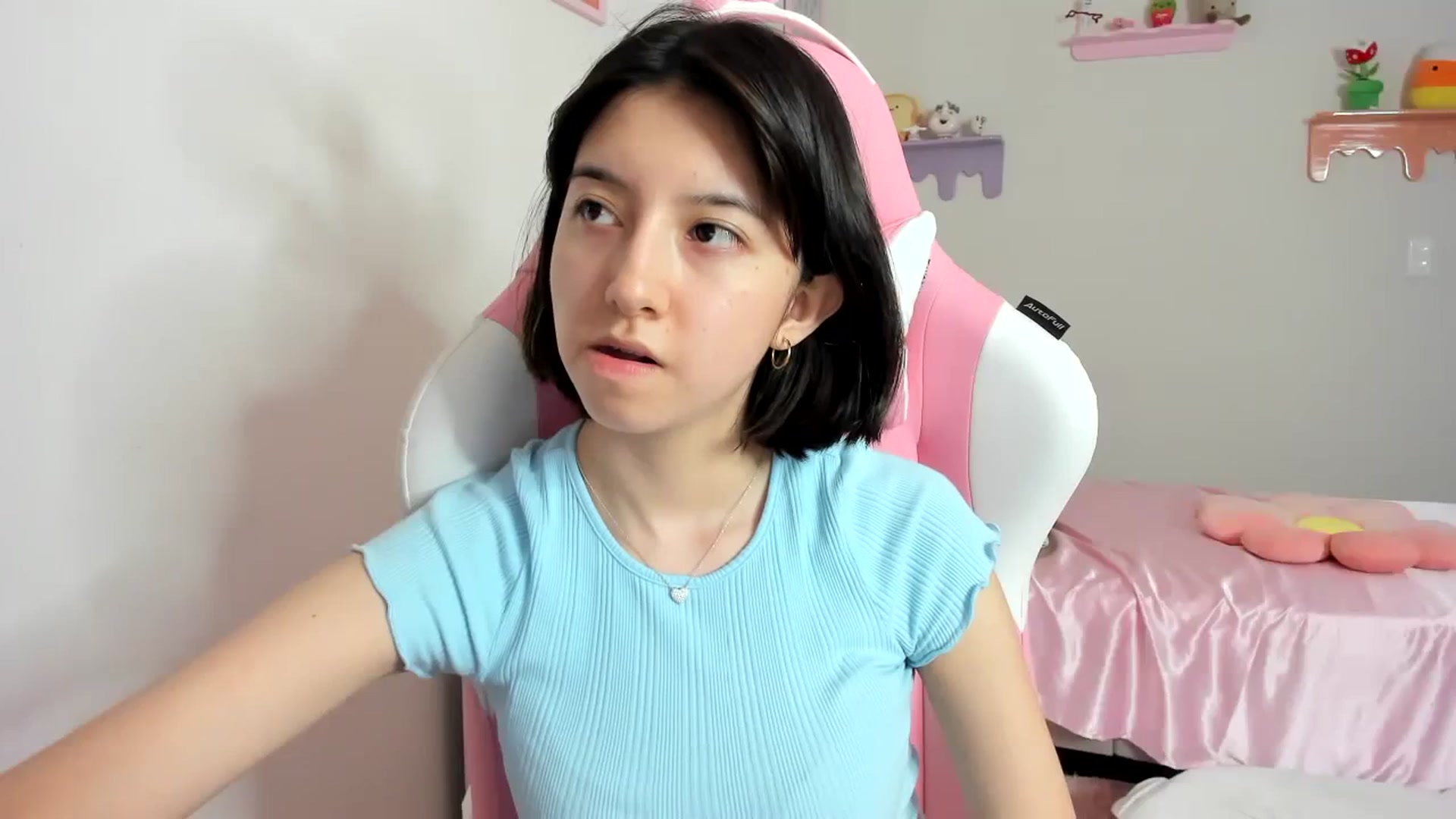 Gallery image thumbnail from Cherrycute666's myfreecams stream on, 08/22/2023, 01:19 image 9 of 20