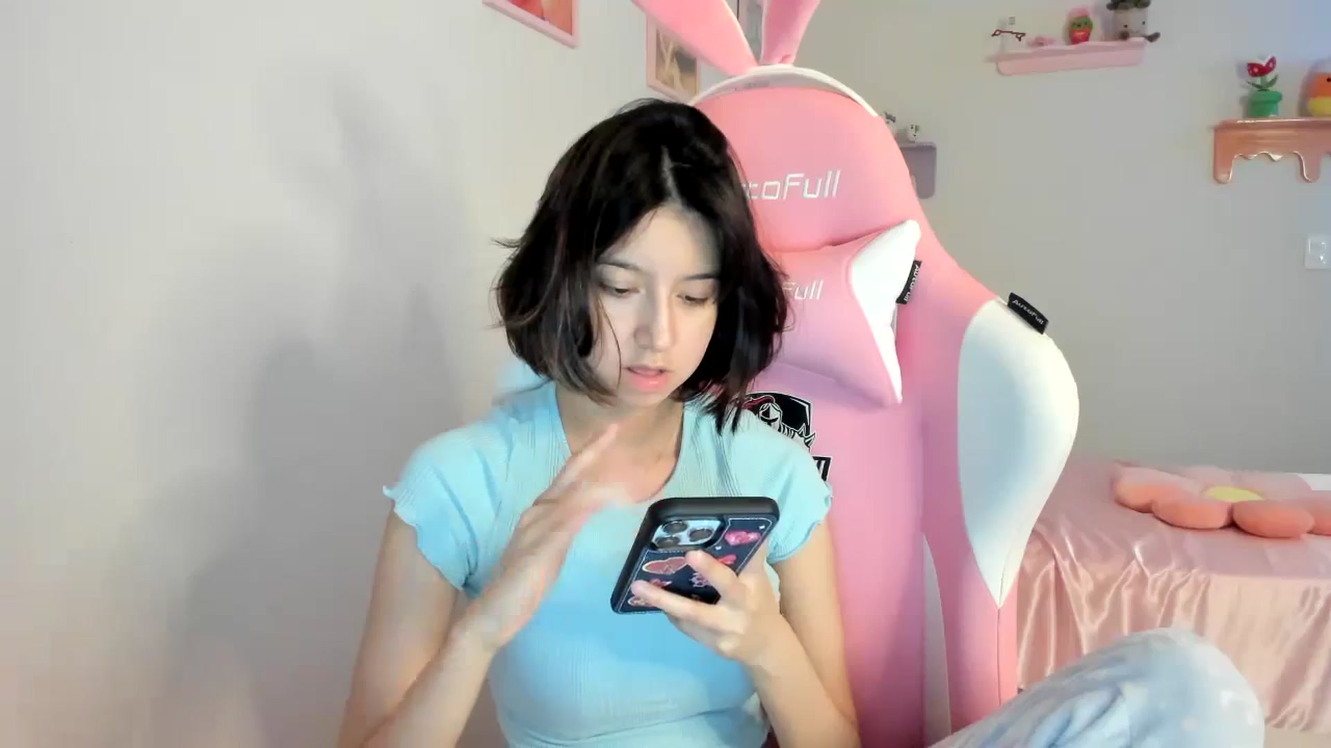 Gallery image thumbnail from Cherrycute666's myfreecams stream on, 08/22/2023, 01:19 image 4 of 20