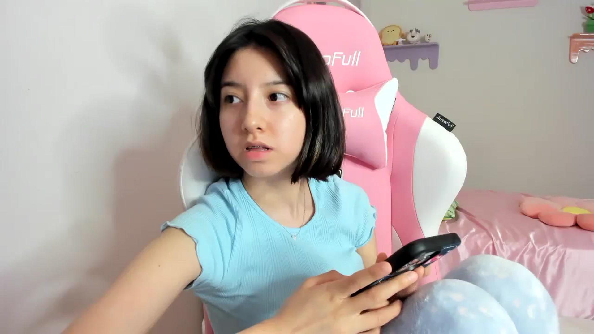 Gallery image thumbnail from Cherrycute666's myfreecams stream on, 08/22/2023, 01:19 image 16 of 20