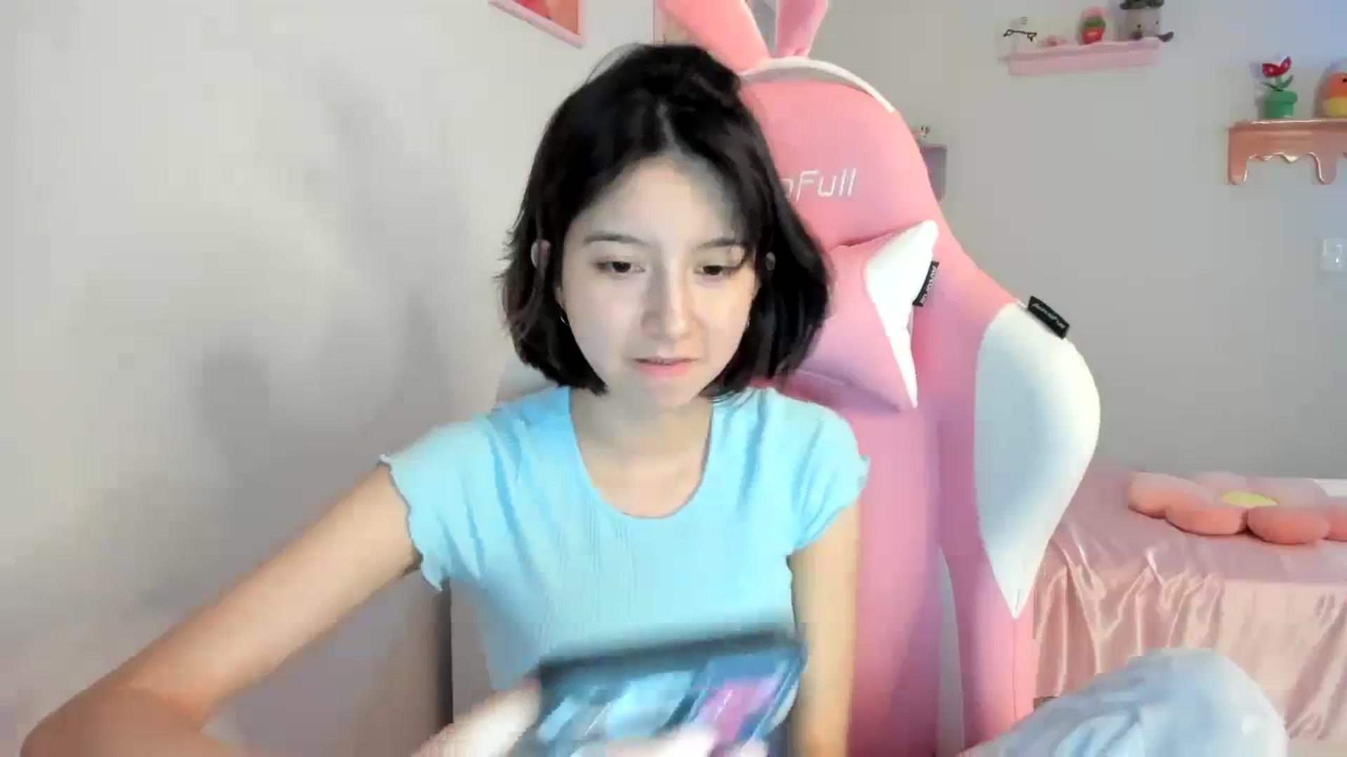 Gallery image thumbnail from Cherrycute666's myfreecams stream on, 08/22/2023, 01:19 image 5 of 20