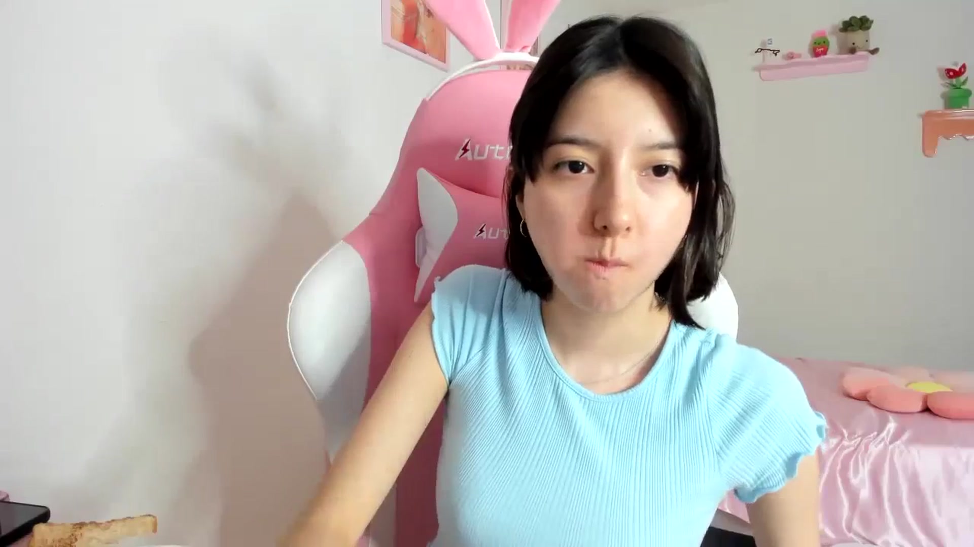 Gallery image thumbnail from Cherrycute666's myfreecams stream on, 08/22/2023, 02:12 image 17 of 20