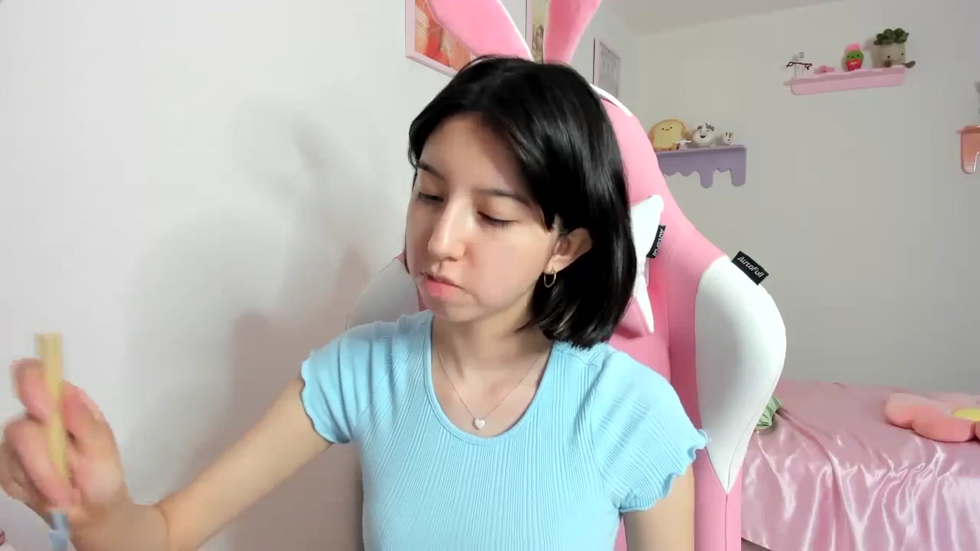 Gallery image thumbnail from Cherrycute666's myfreecams stream on, 08/22/2023, 02:12 image 3 of 20