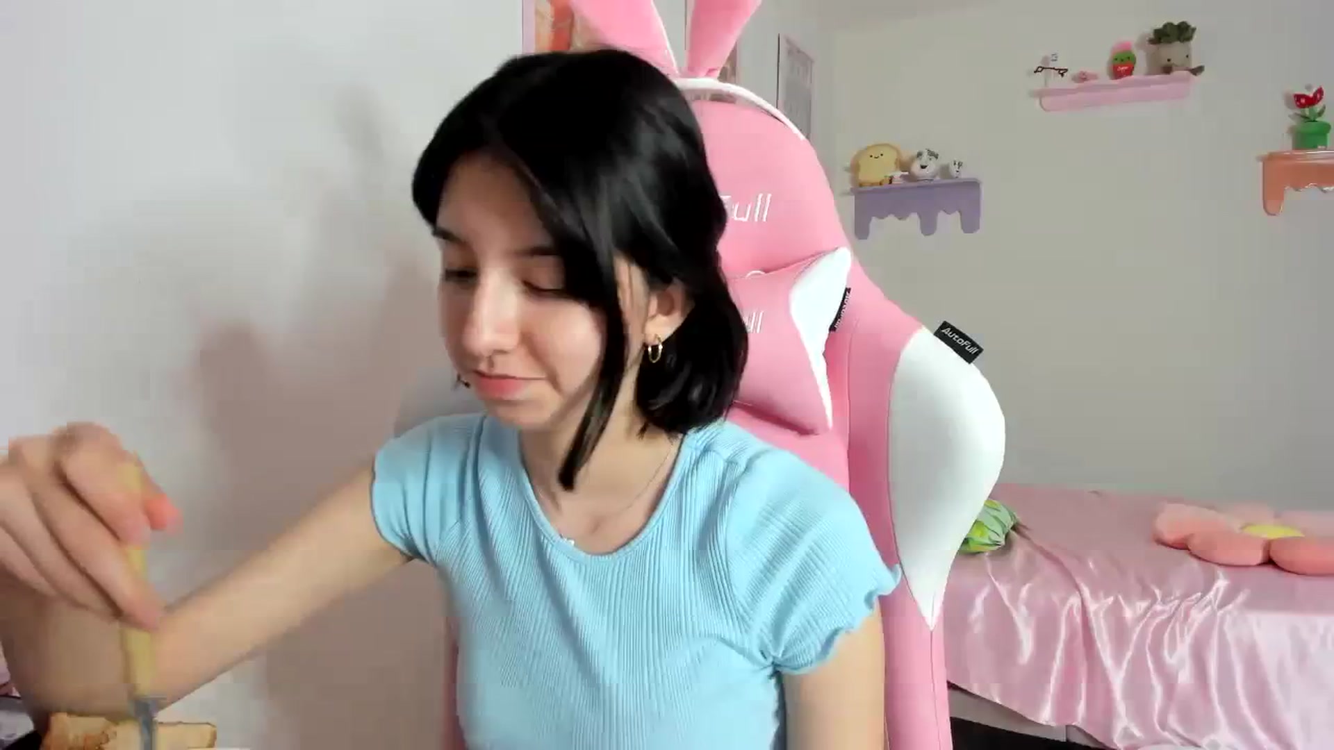 Gallery image thumbnail from Cherrycute666's myfreecams stream on, 08/22/2023, 02:12 image 20 of 20