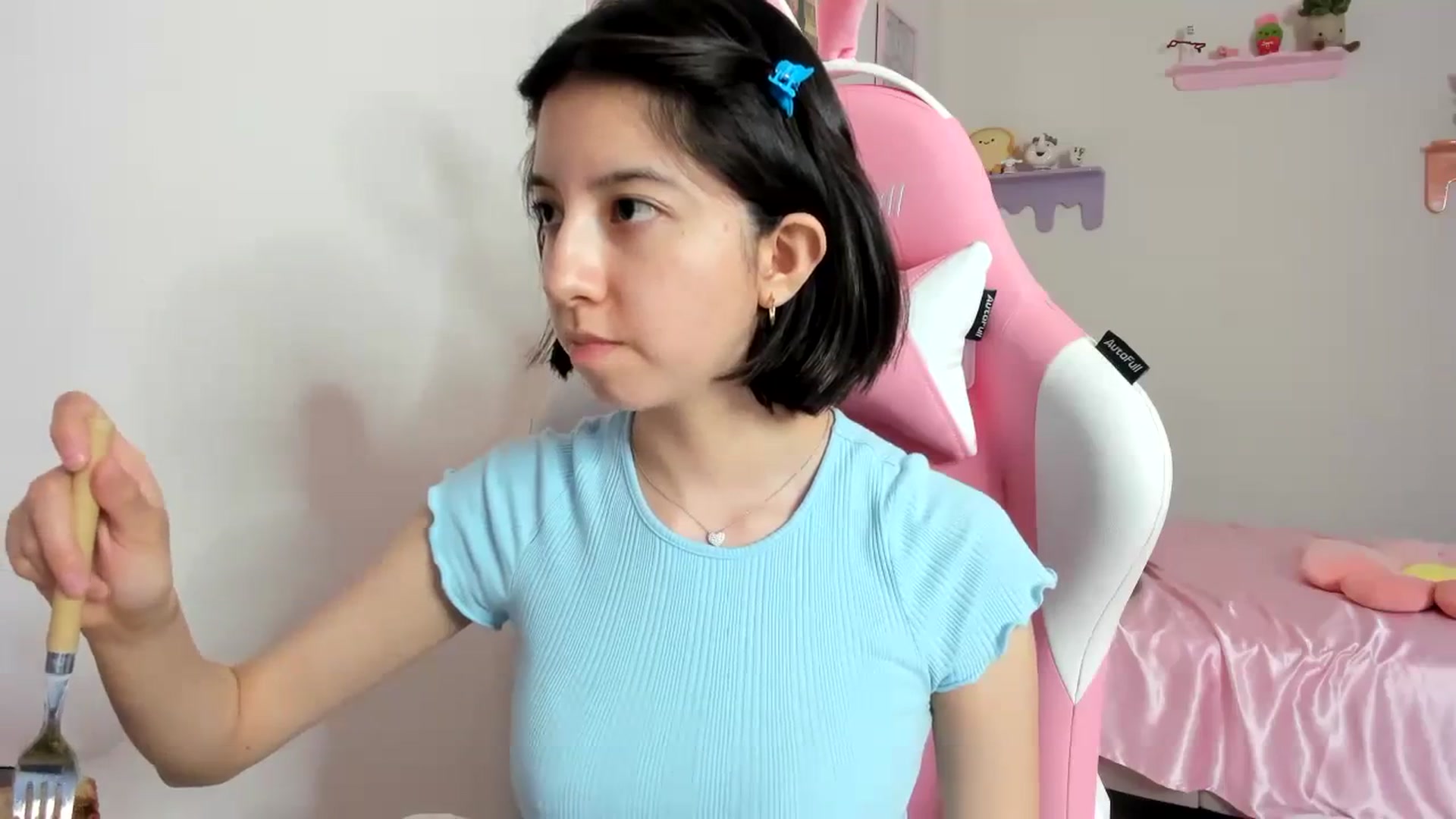Gallery image thumbnail from Cherrycute666's myfreecams stream on, 08/22/2023, 02:12 image 7 of 20