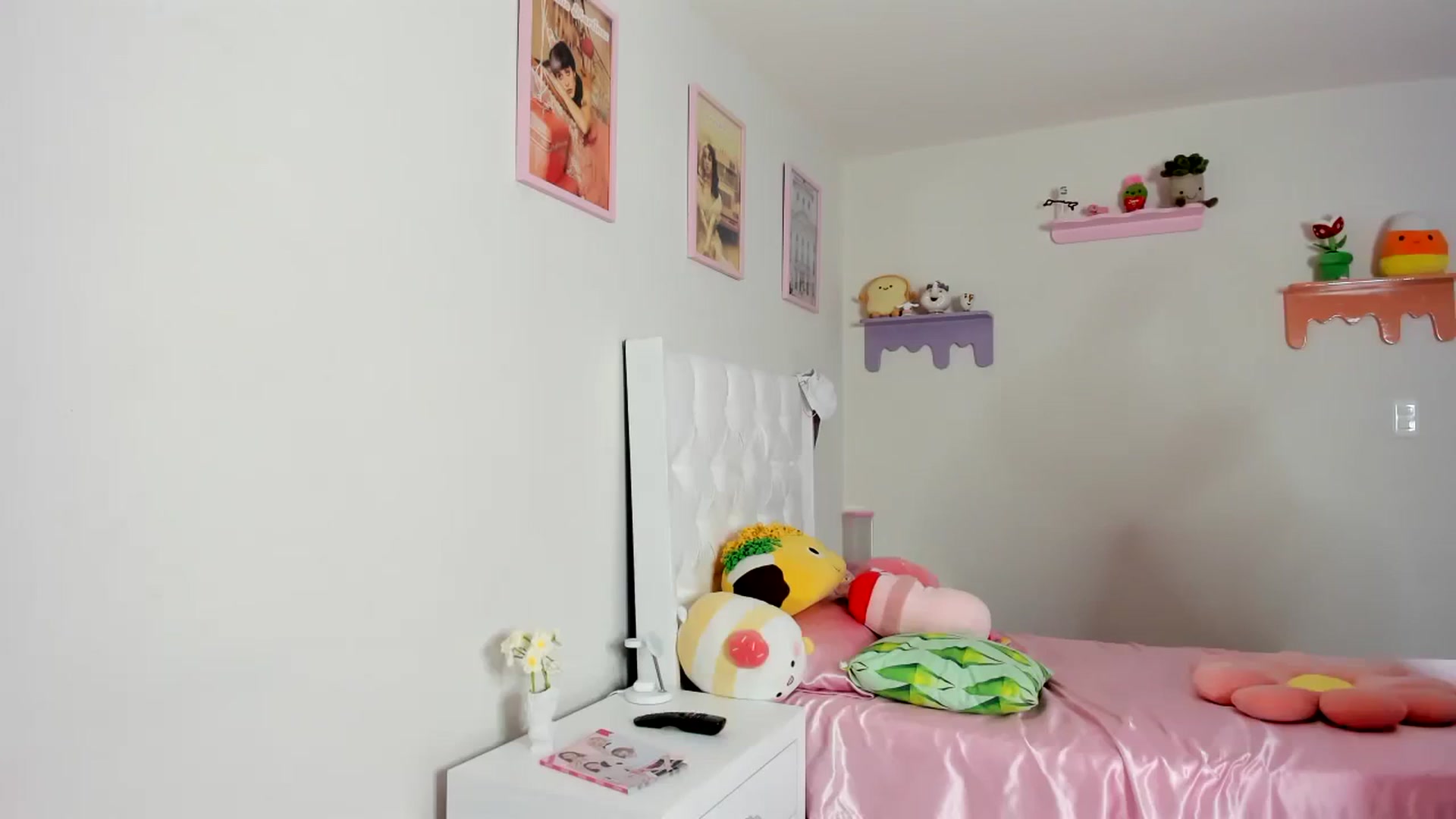 Gallery image thumbnail from Cherrycute666's myfreecams stream on, 08/22/2023, 07:41 image 3 of 20