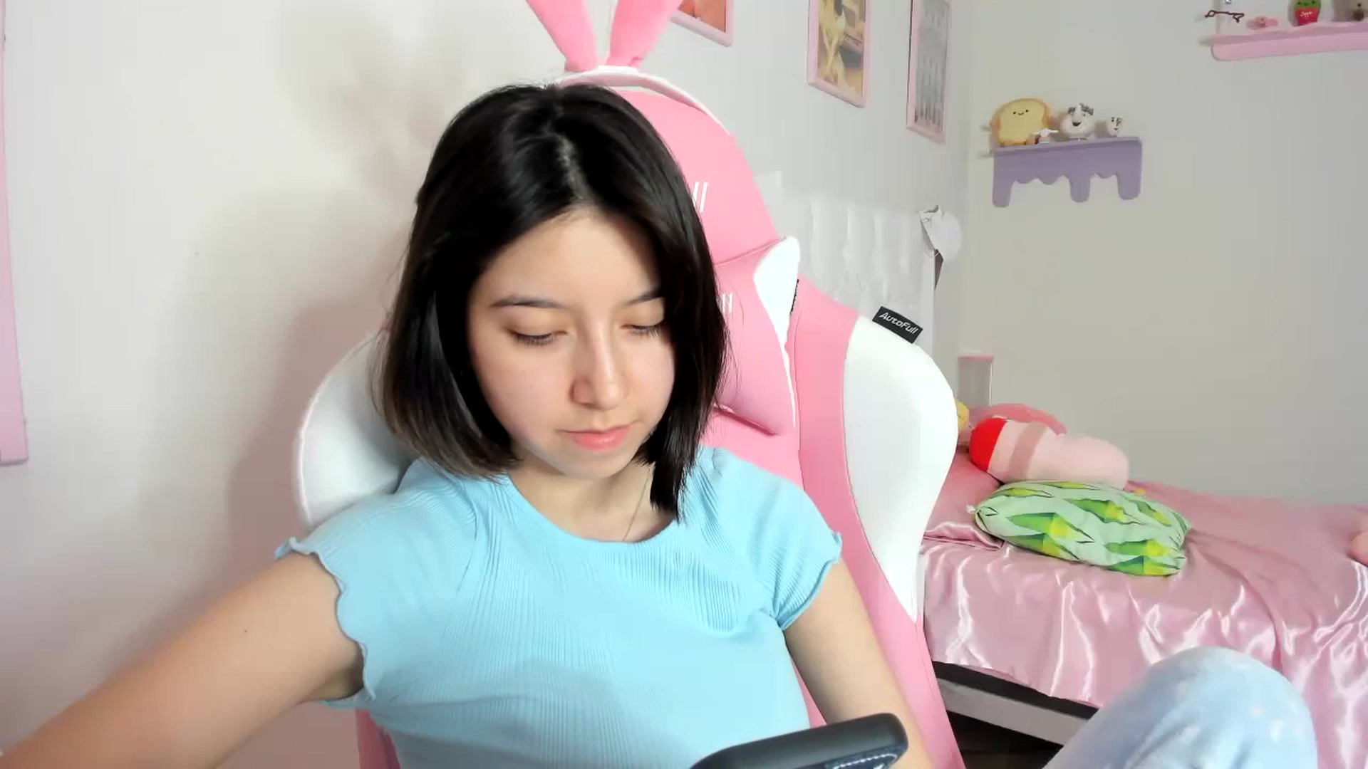 Gallery image thumbnail from Cherrycute666's myfreecams stream on, 08/22/2023, 07:41 image 10 of 20