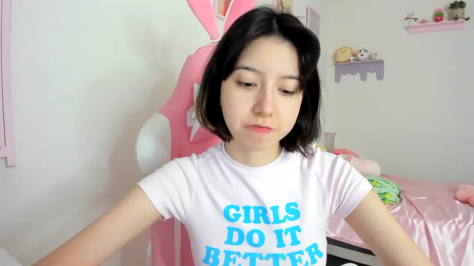 Gallery image thumbnail from Cherrycute666's myfreecams stream on, 08/22/2023, 18:46 image 6 of 20