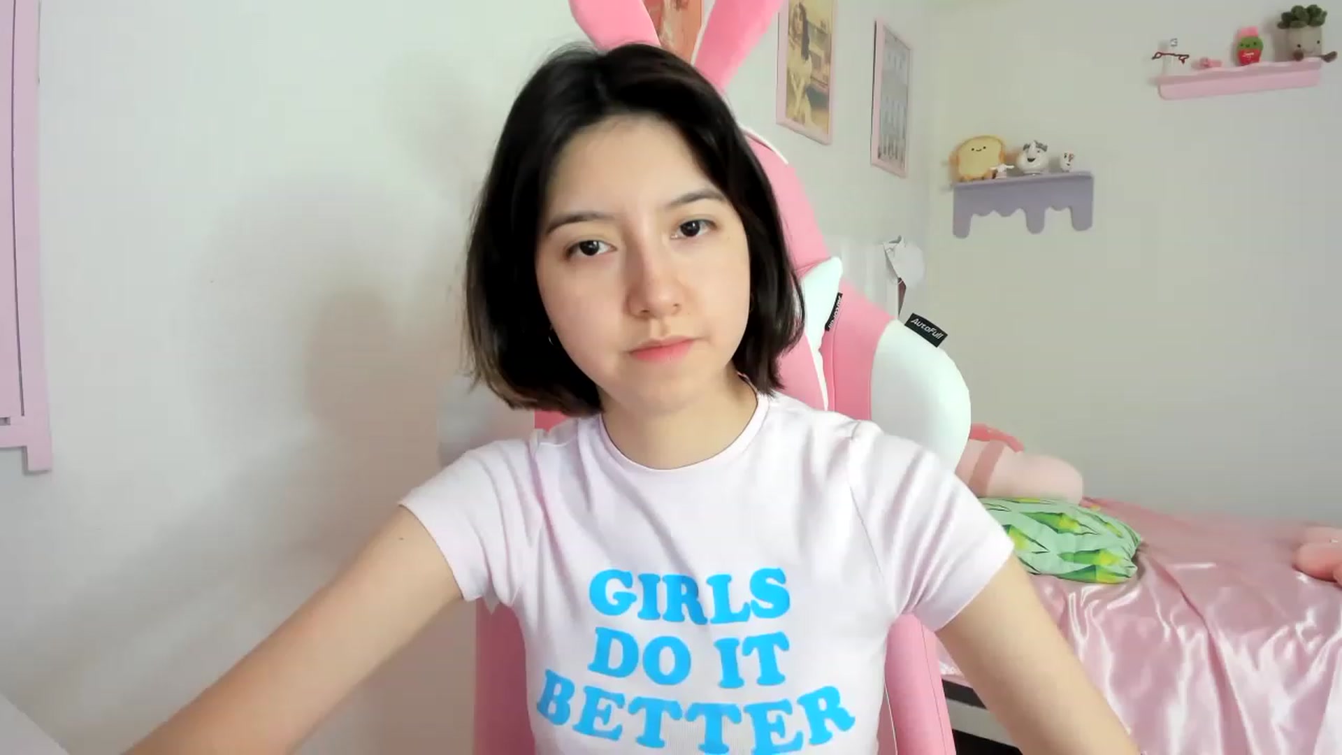 Gallery image thumbnail from Cherrycute666's myfreecams stream on, 08/22/2023, 18:46 image 2 of 20