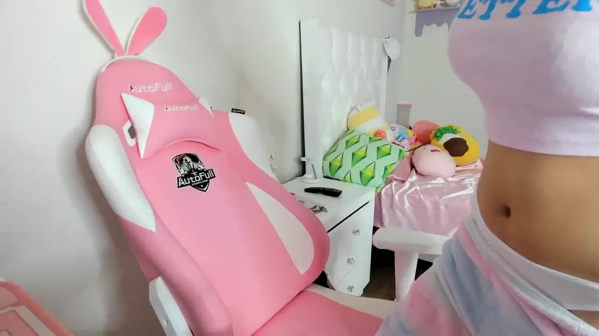 Gallery image thumbnail from Cherrycute666's myfreecams stream on, 08/23/2023, 06:05 image 19 of 20