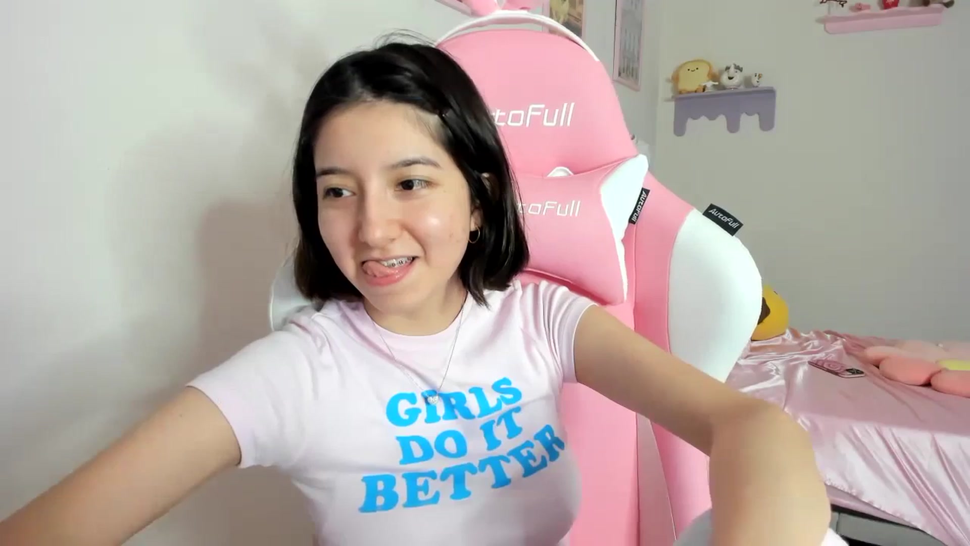 Gallery image thumbnail from Cherrycute666's myfreecams stream on, 08/23/2023, 06:05 image 18 of 20