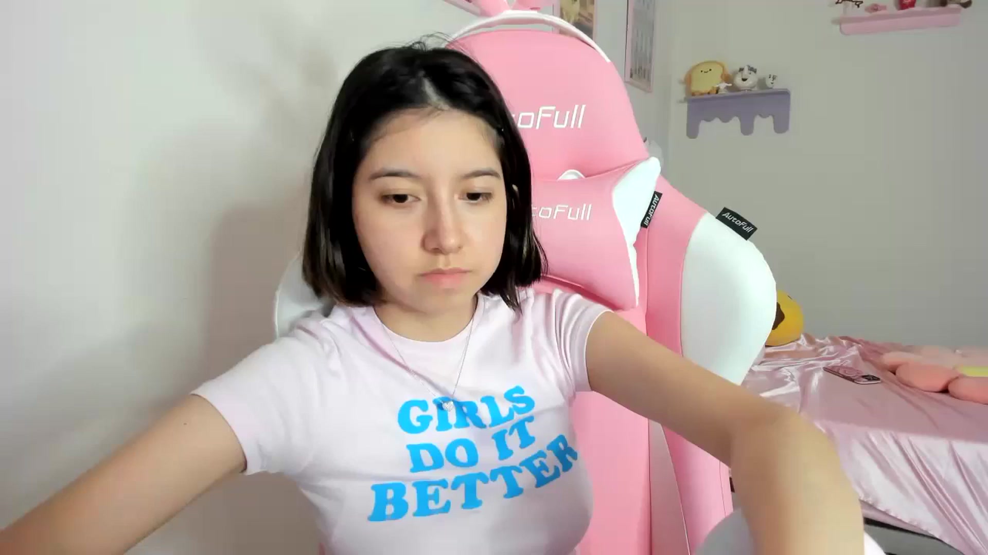 Gallery image thumbnail from Cherrycute666's myfreecams stream on, 08/23/2023, 06:05 image 17 of 20