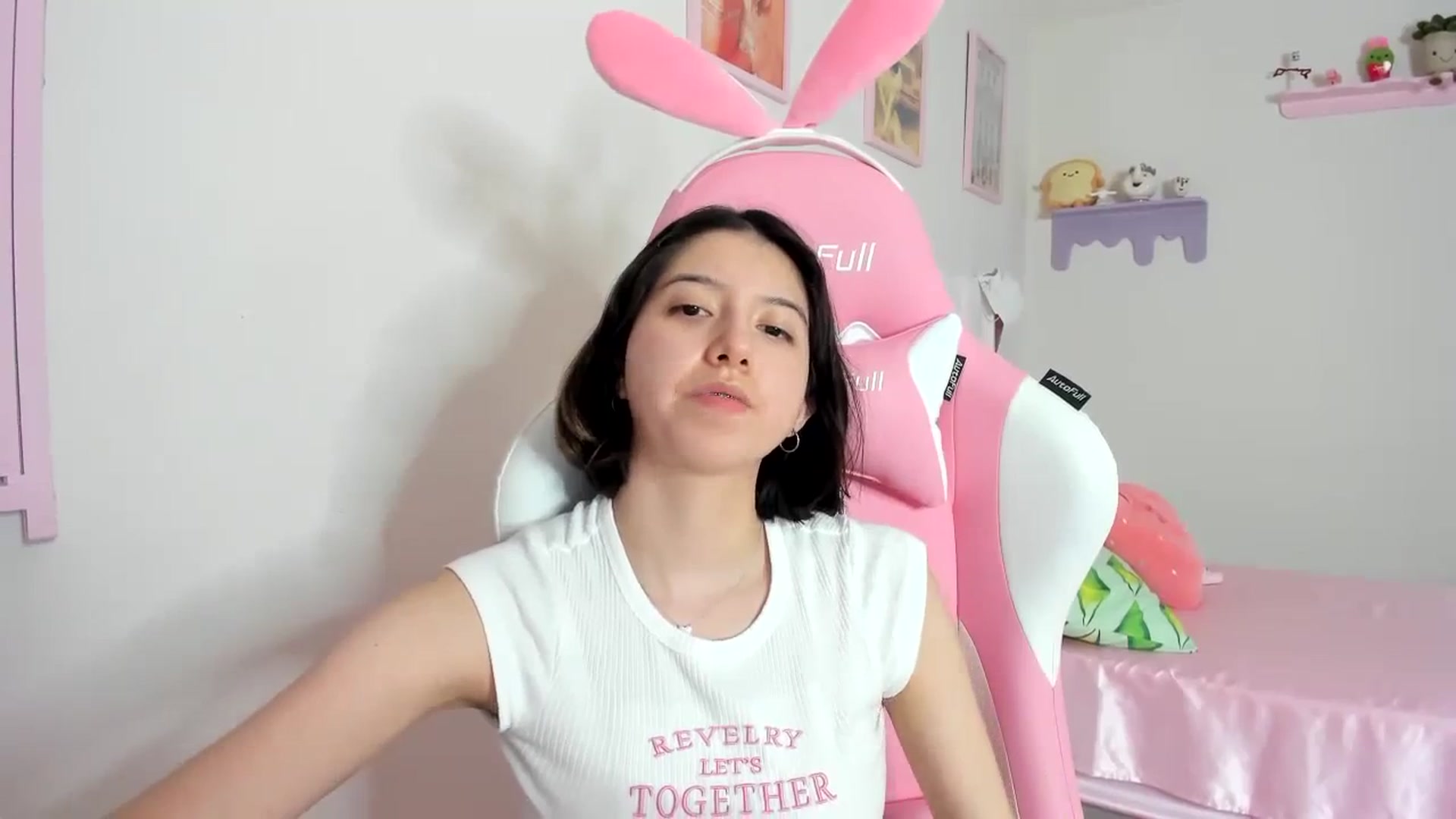 Gallery image thumbnail from Cherrycute666's myfreecams stream on, 08/24/2023, 05:43 image 18 of 20