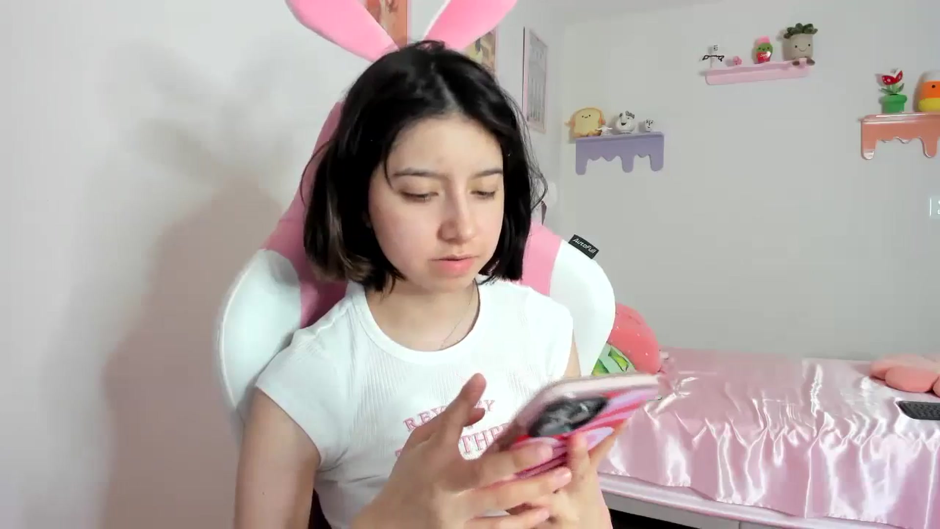Gallery image thumbnail from Cherrycute666's myfreecams stream on, 08/24/2023, 06:59 image 9 of 20