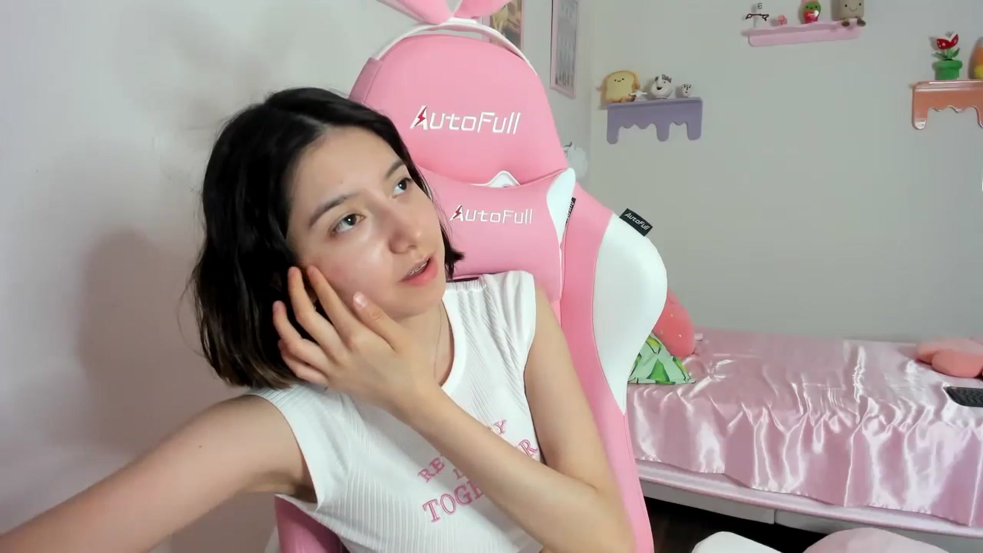Gallery image thumbnail from Cherrycute666's myfreecams stream on, 08/24/2023, 07:57 image 3 of 20