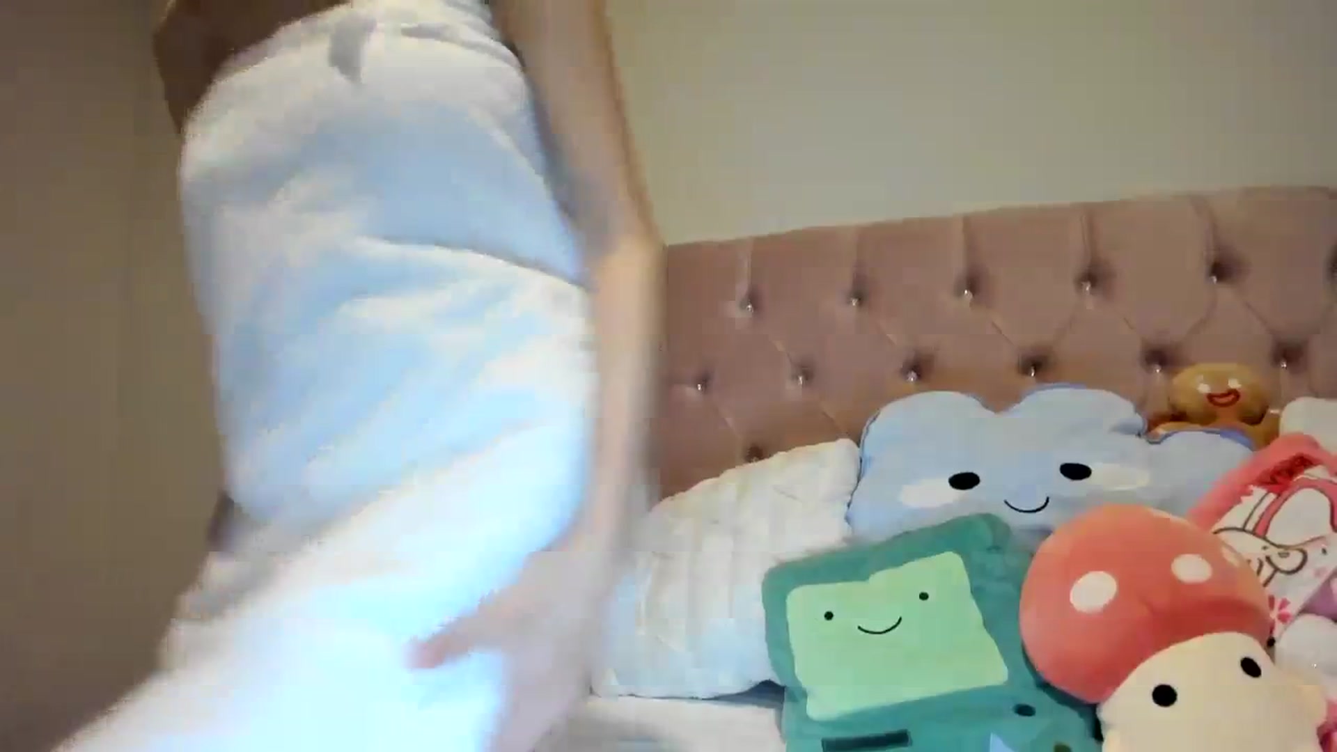 Gallery image thumbnail from Cherrycute666's myfreecams stream on, 08/24/2023, 09:05 image 13 of 20