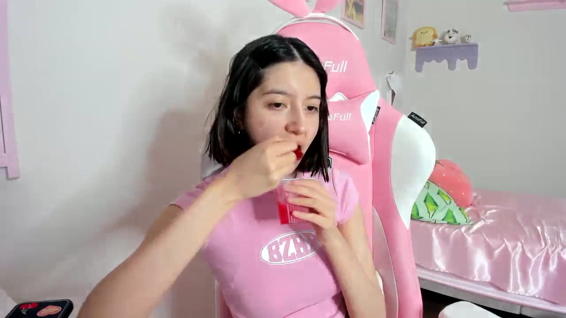 Gallery image thumbnail from Cherrycute666's myfreecams stream on, 08/24/2023, 09:05 image 17 of 20