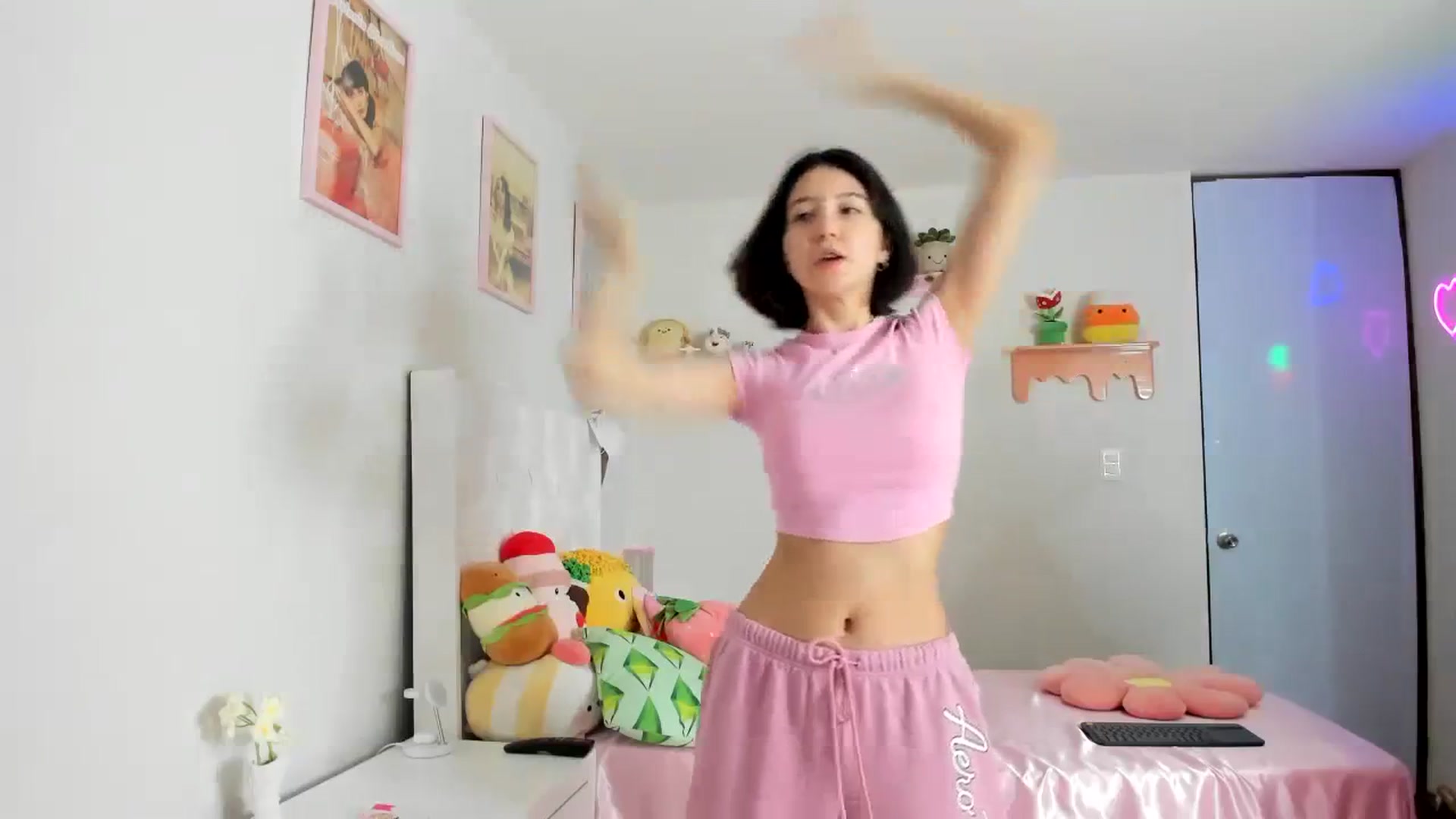 Gallery image thumbnail from Cherrycute666's myfreecams stream on, 08/24/2023, 23:45 image 4 of 20