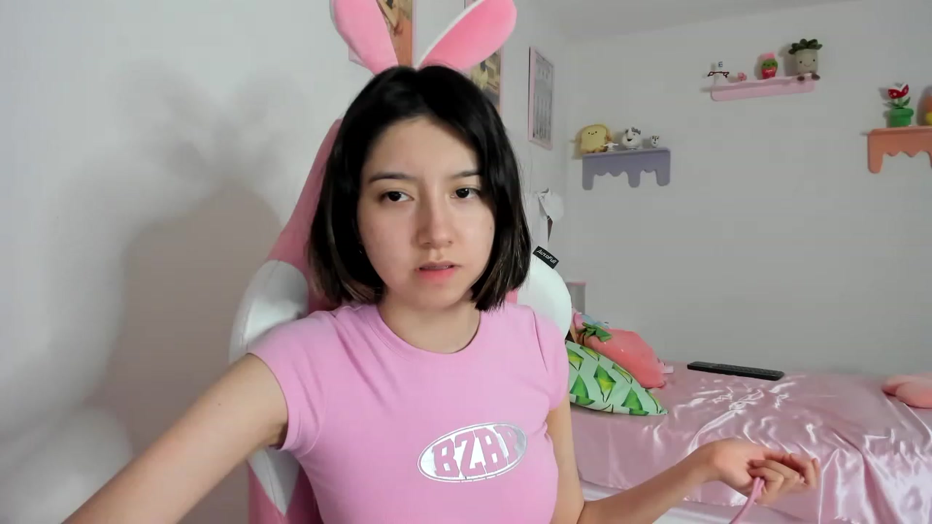 Gallery image thumbnail from Cherrycute666's myfreecams stream on, 08/25/2023, 08:08 image 1 of 20