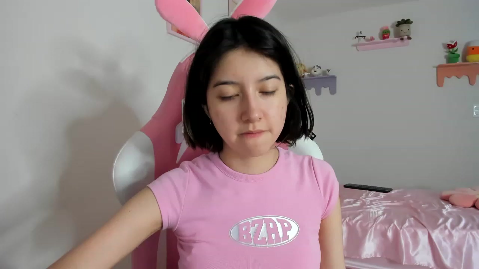 Gallery image thumbnail from Cherrycute666's myfreecams stream on, 08/25/2023, 08:08 image 19 of 20