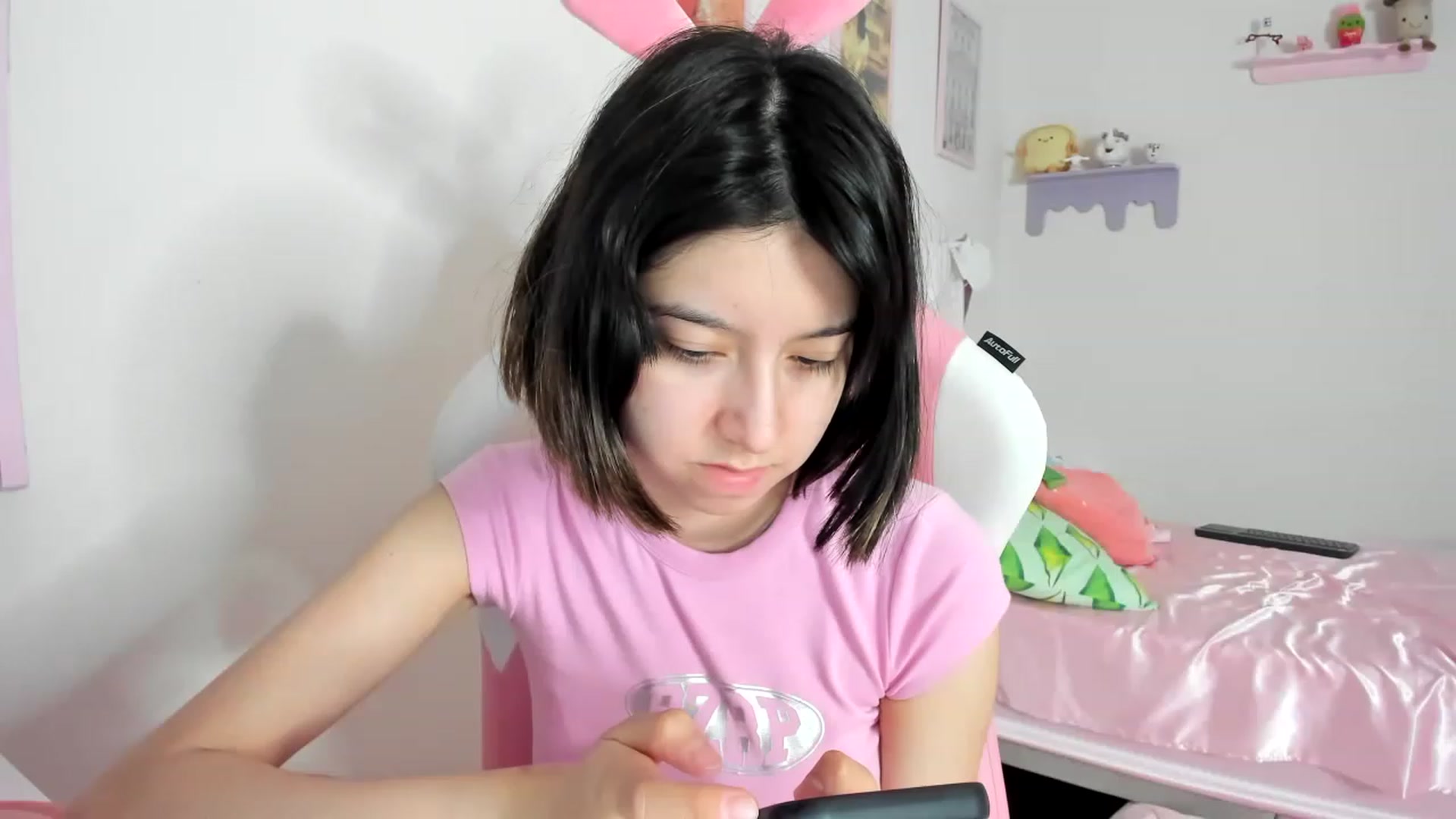 Gallery image thumbnail from Cherrycute666's myfreecams stream on, 08/25/2023, 08:08 image 8 of 20