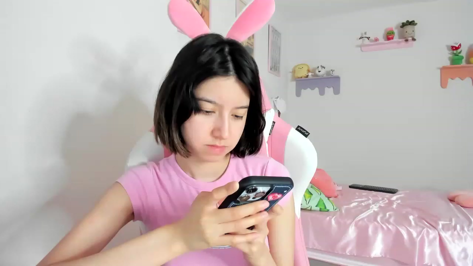 Gallery image thumbnail from Cherrycute666's myfreecams stream on, 08/25/2023, 08:08 image 2 of 20