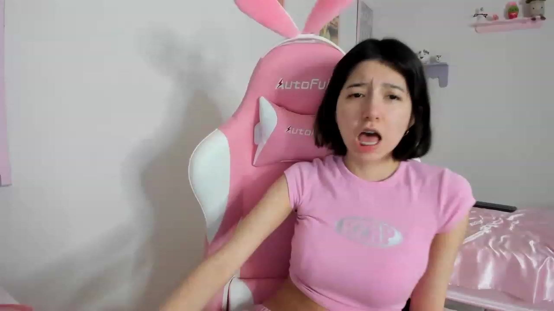 Gallery image thumbnail from Cherrycute666's myfreecams stream on, 08/25/2023, 08:08 image 5 of 20