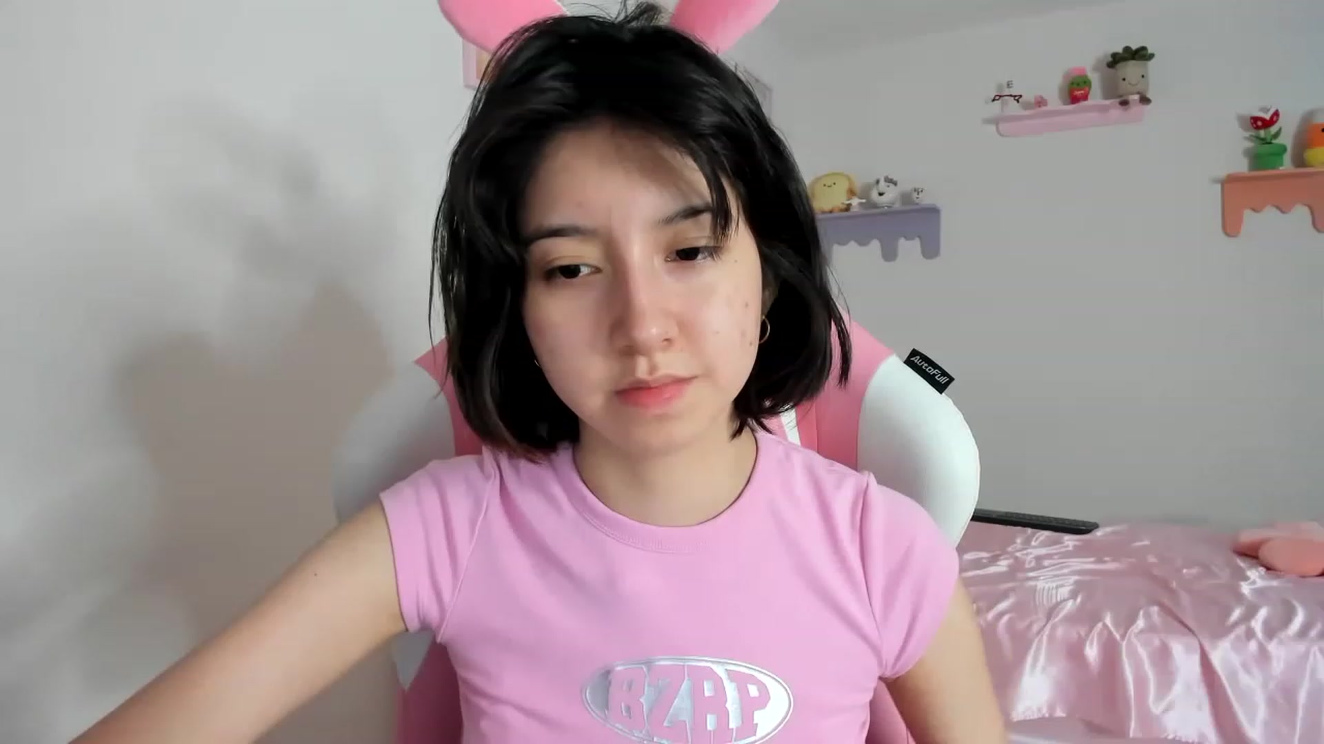 Gallery image thumbnail from Cherrycute666's myfreecams stream on, 08/25/2023, 08:08 image 17 of 20
