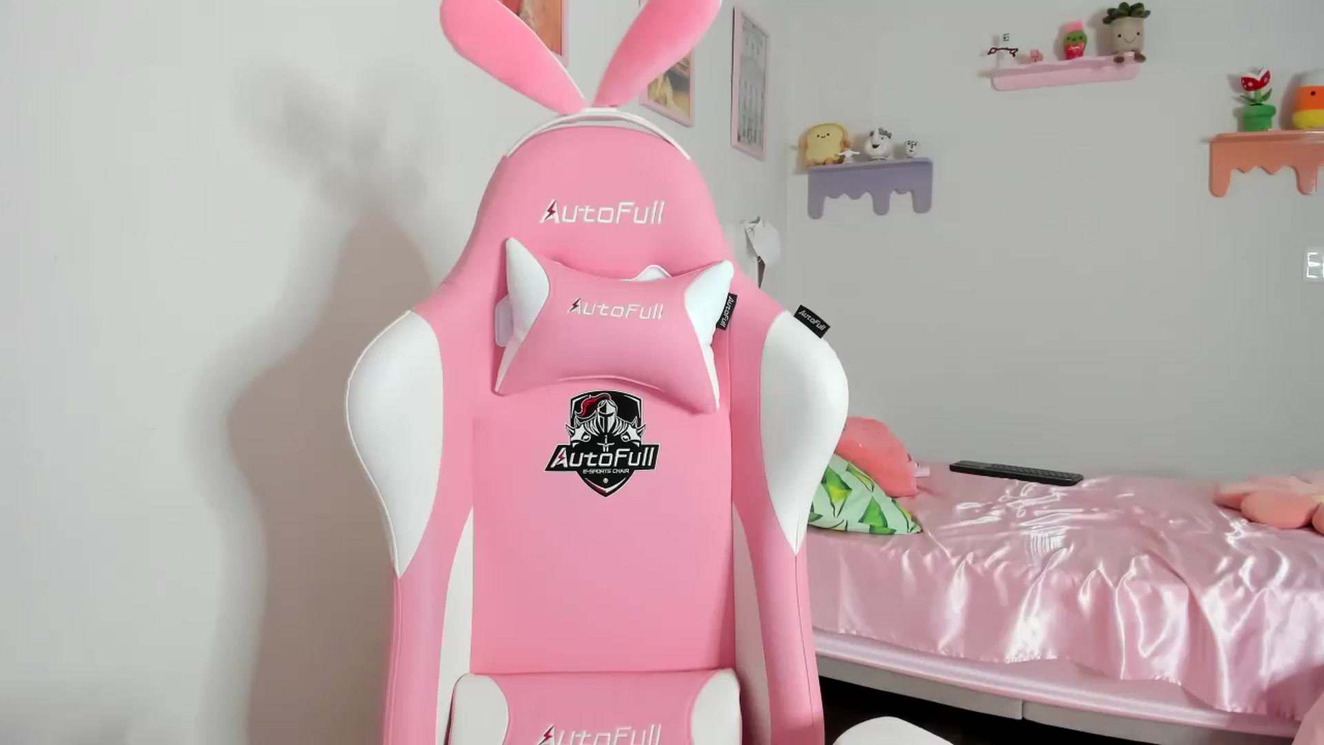 Gallery image thumbnail from Cherrycute666's myfreecams stream on, 08/25/2023, 09:40 image 14 of 20