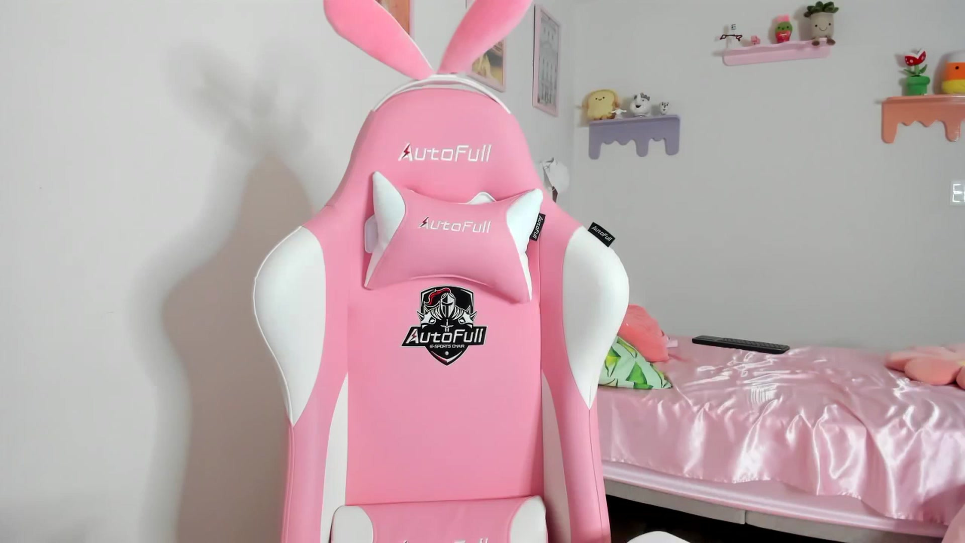 Gallery image thumbnail from Cherrycute666's myfreecams stream on, 08/25/2023, 09:40 image 16 of 20