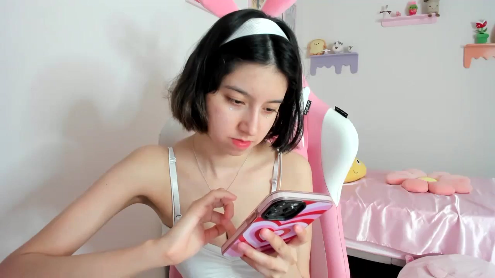 Gallery image thumbnail from Cherrycute666's myfreecams stream on, 08/25/2023, 21:24 image 20 of 20