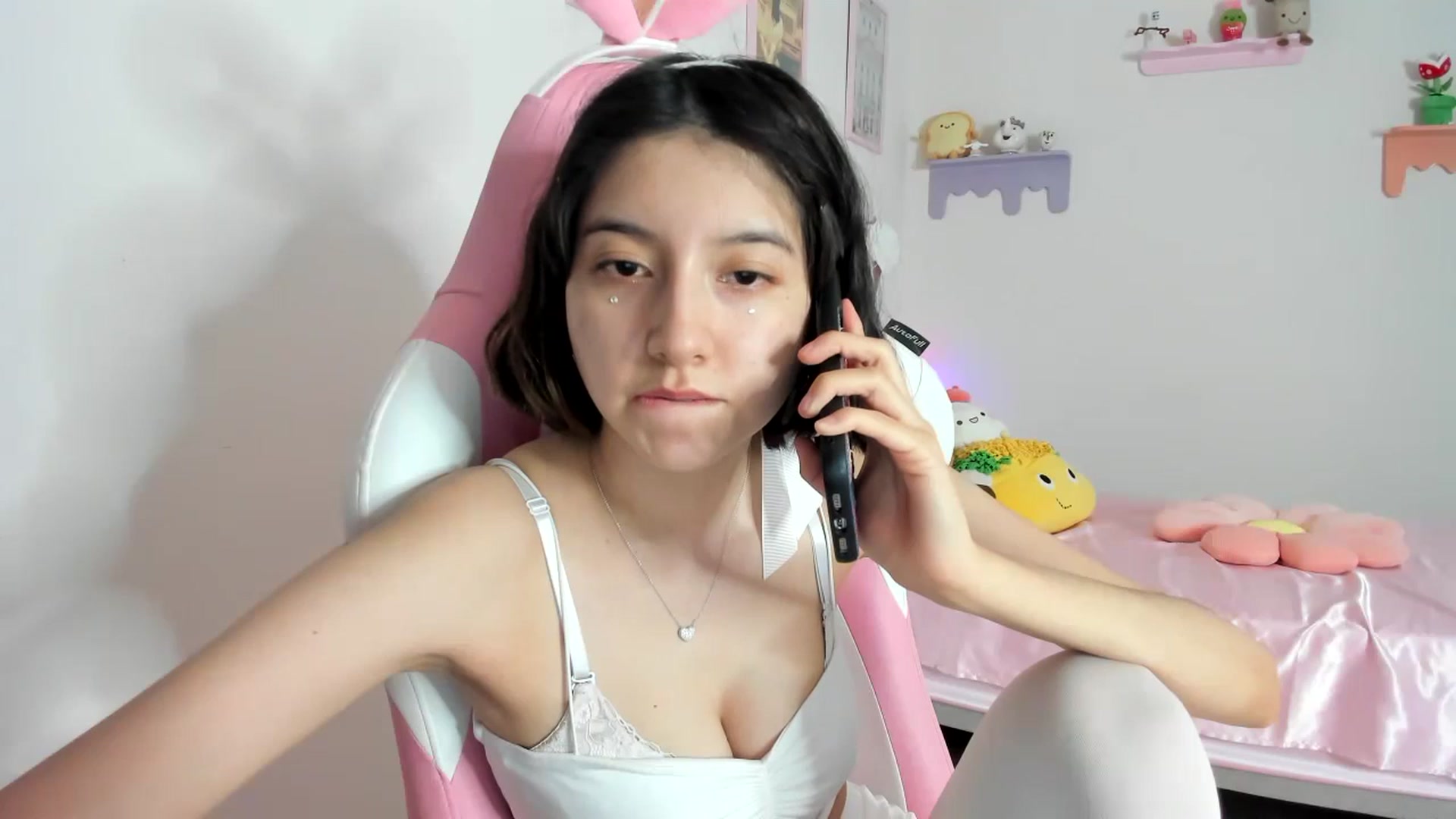 Gallery image thumbnail from Cherrycute666's myfreecams stream on, 08/26/2023, 24:00 image 20 of 20