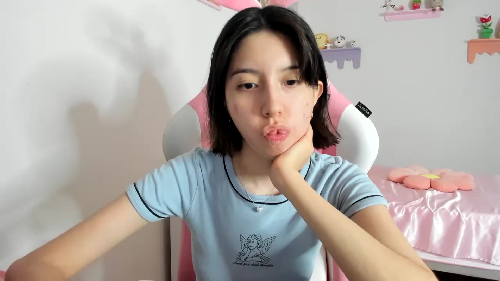 Gallery image thumbnail from Cherrycute666's myfreecams stream on, 08/26/2023, 08:35 image 6 of 20