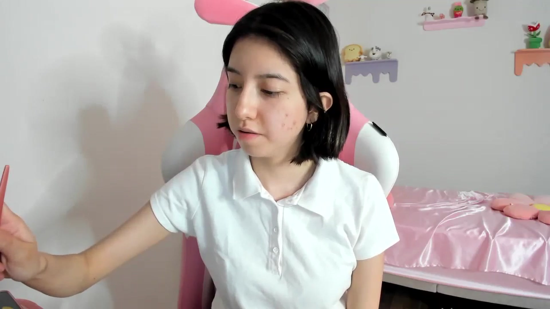 Gallery image thumbnail from Cherrycute666's myfreecams stream on, 08/26/2023, 22:33 image 17 of 20