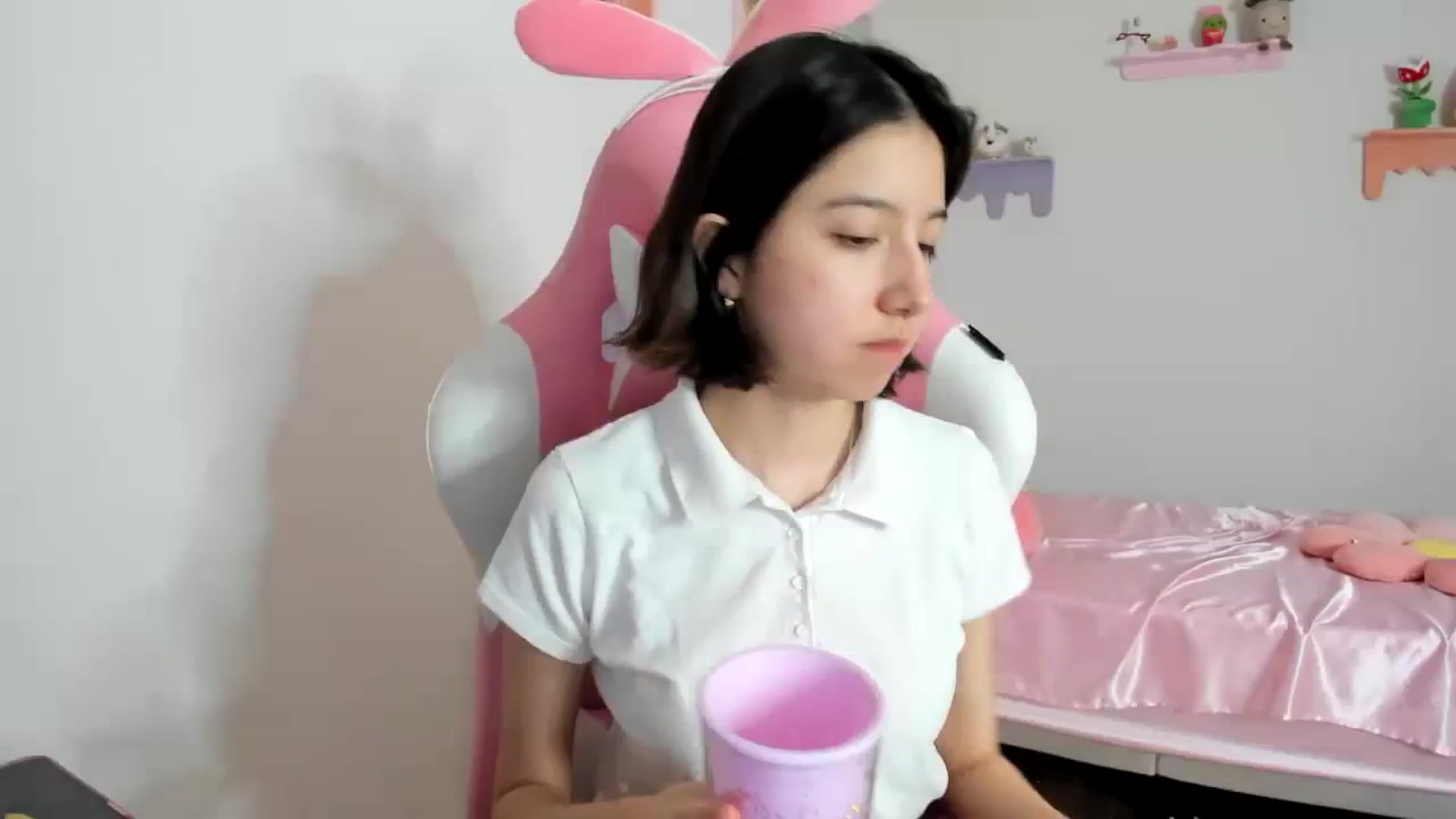 Gallery image thumbnail from Cherrycute666's myfreecams stream on, 08/26/2023, 22:33 image 18 of 20