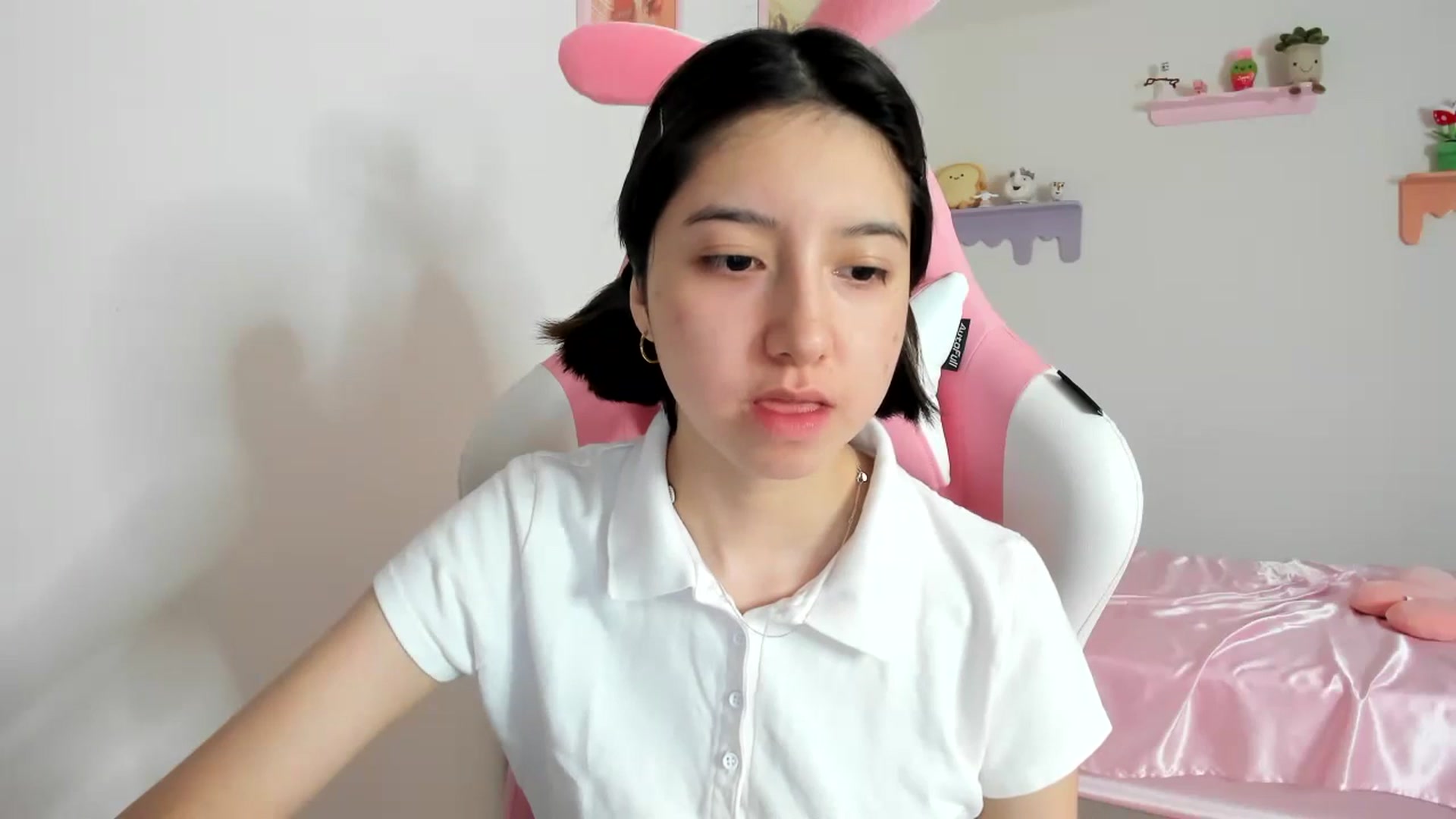 Gallery image thumbnail from Cherrycute666's myfreecams stream on, 08/26/2023, 22:33 image 7 of 20